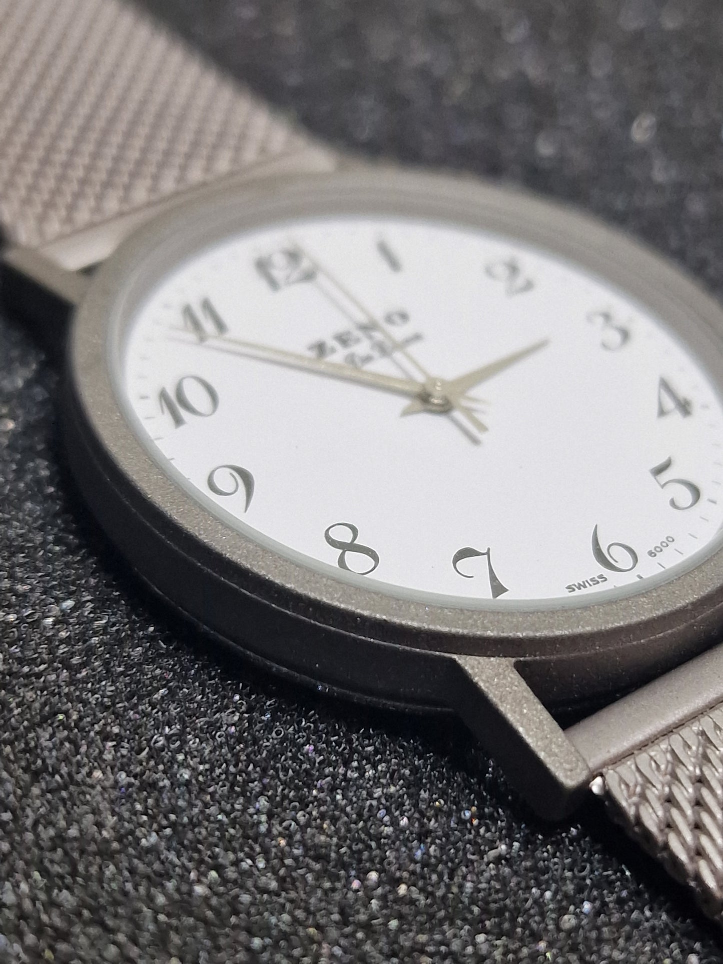 ✨ New Ultra-Slim ZENO De Luxe Watch – Quartz, 33mm, Elegant & Sporty
