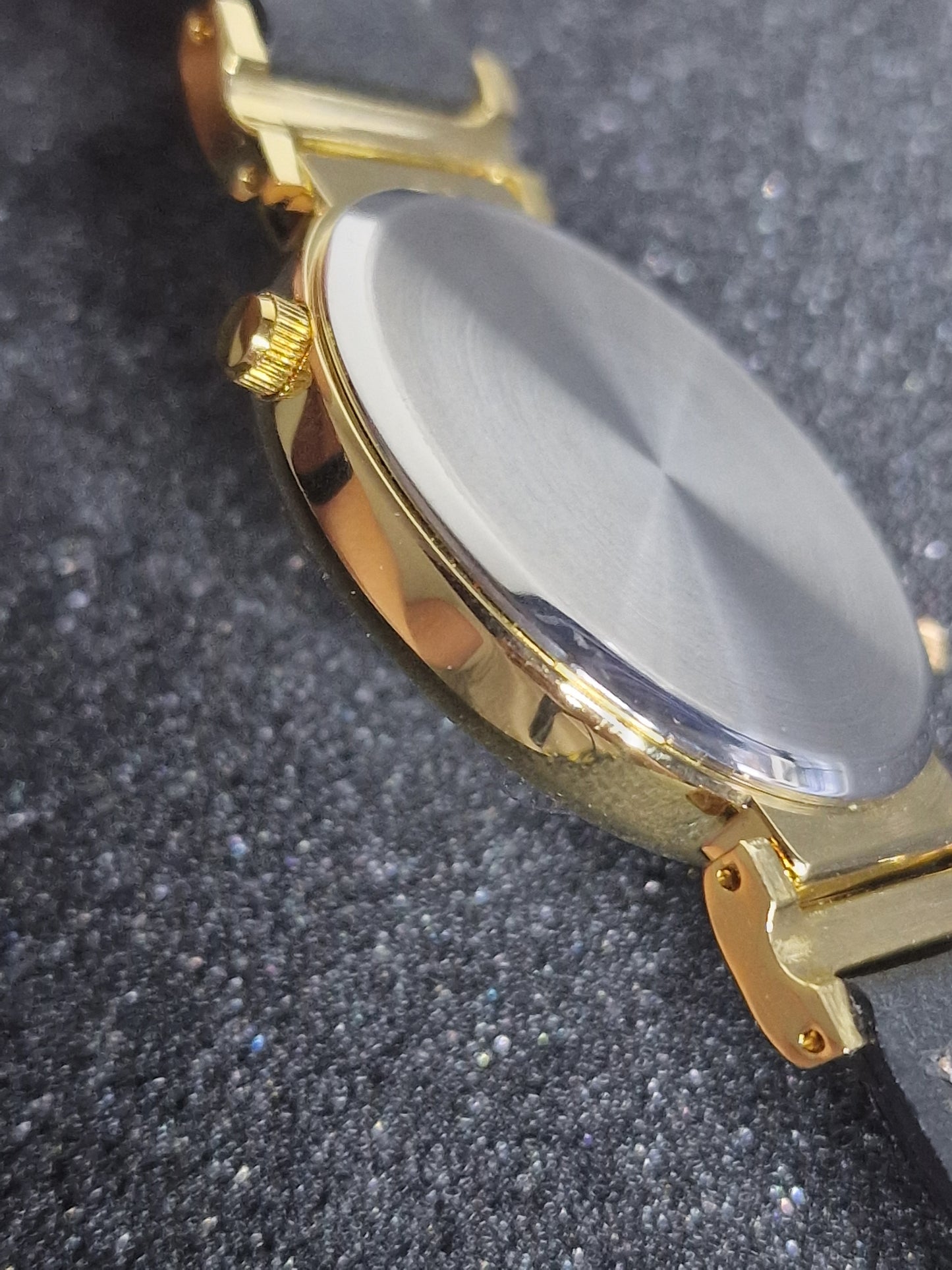 π Unworn Dual-Time Quartz Wristwatch β 1970s, Top Condition, Old Stock
