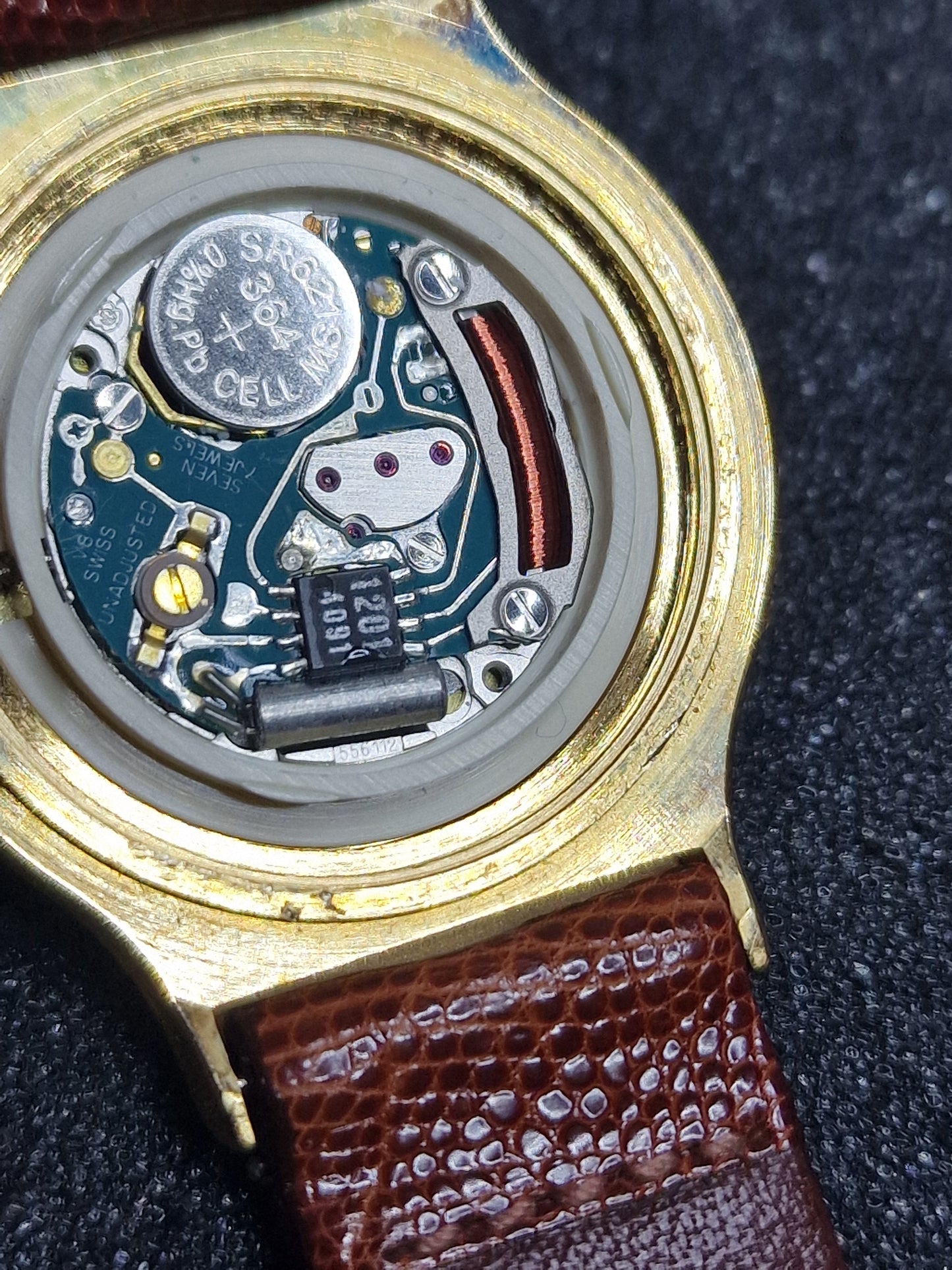 ⌚ Unworn Vintage Quartz Watch Swiss Made, ETA Movement, 70s/80s, Gold-Tone