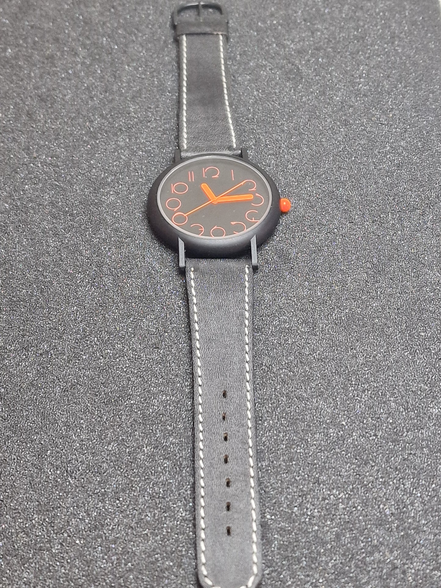 ⌚ Unworn Vintage Quartz Watch – Swiss Made, Cattin Movement, 42mm, 80s/90s, Old Stock