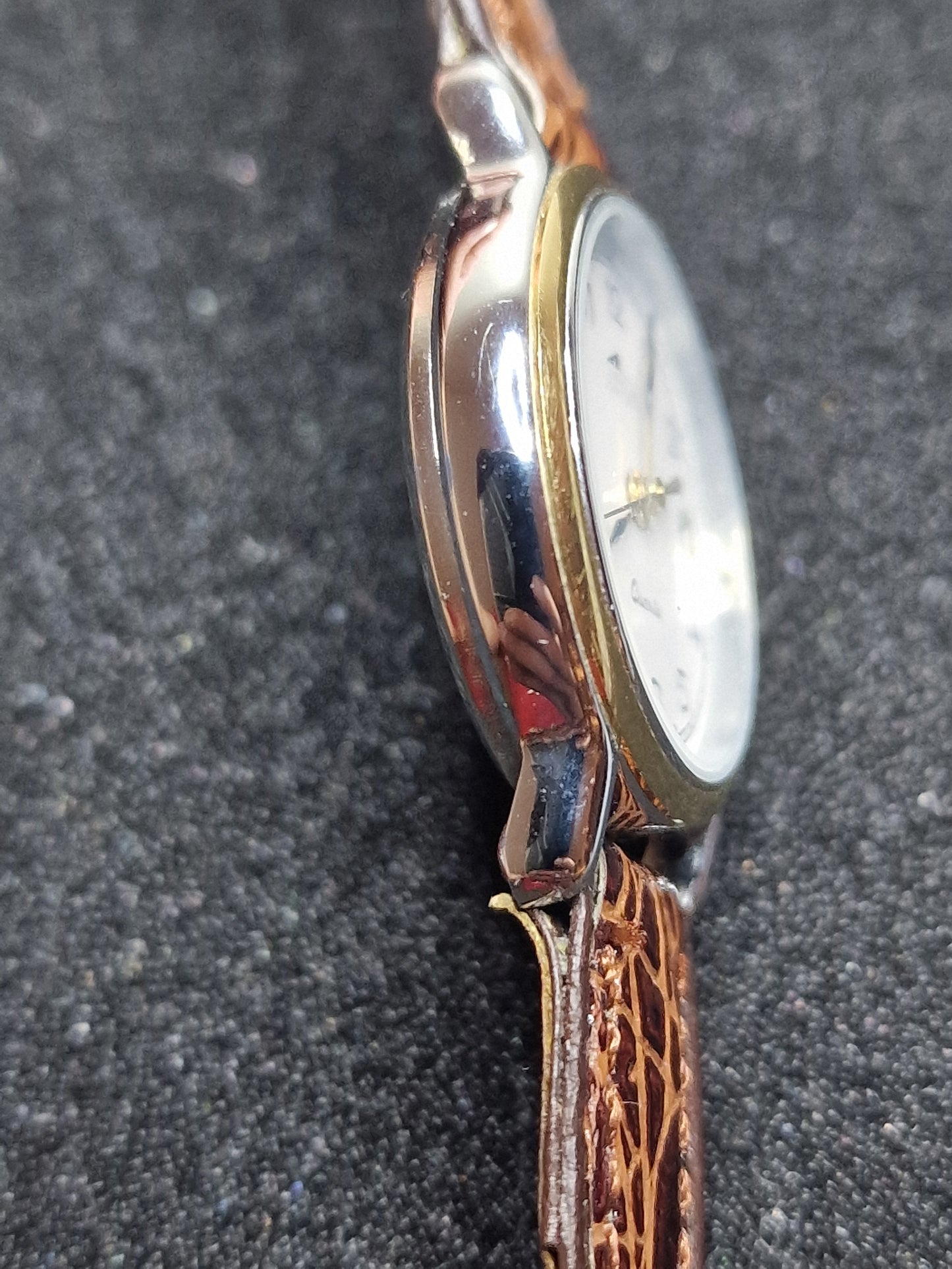 ⌚ Unworn Vintage Quartz Watch "LOTUS" – Swiss Made, Date Display, 1970s, Old Stock