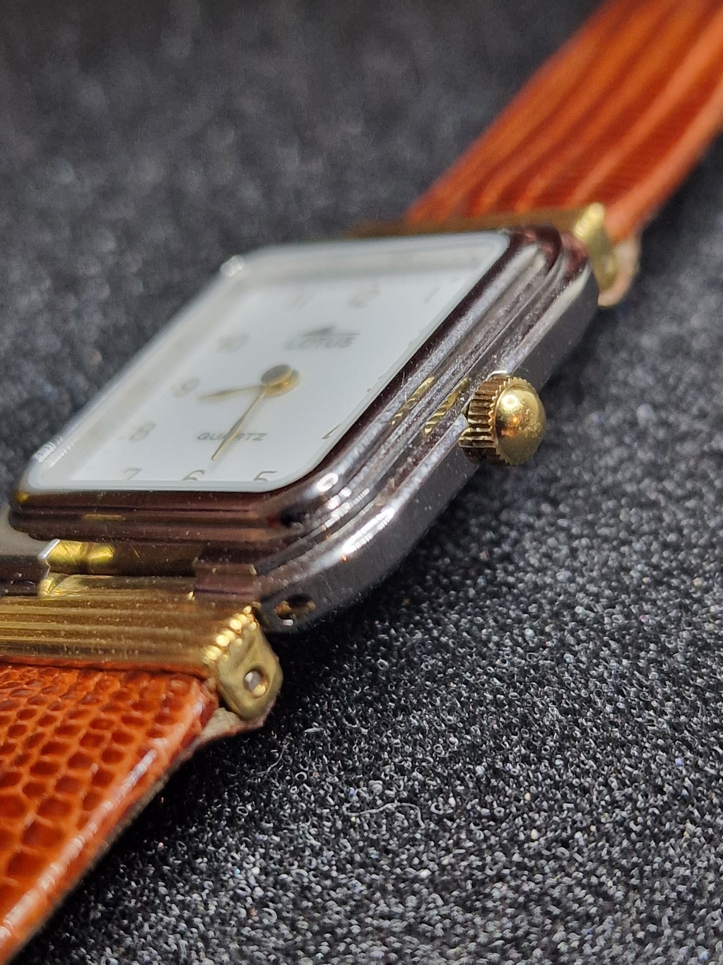 ⌚ Unworn Vintage Quartz Watch "LOTUS" – Swiss Made, Date Function, 1970s, Old Stock