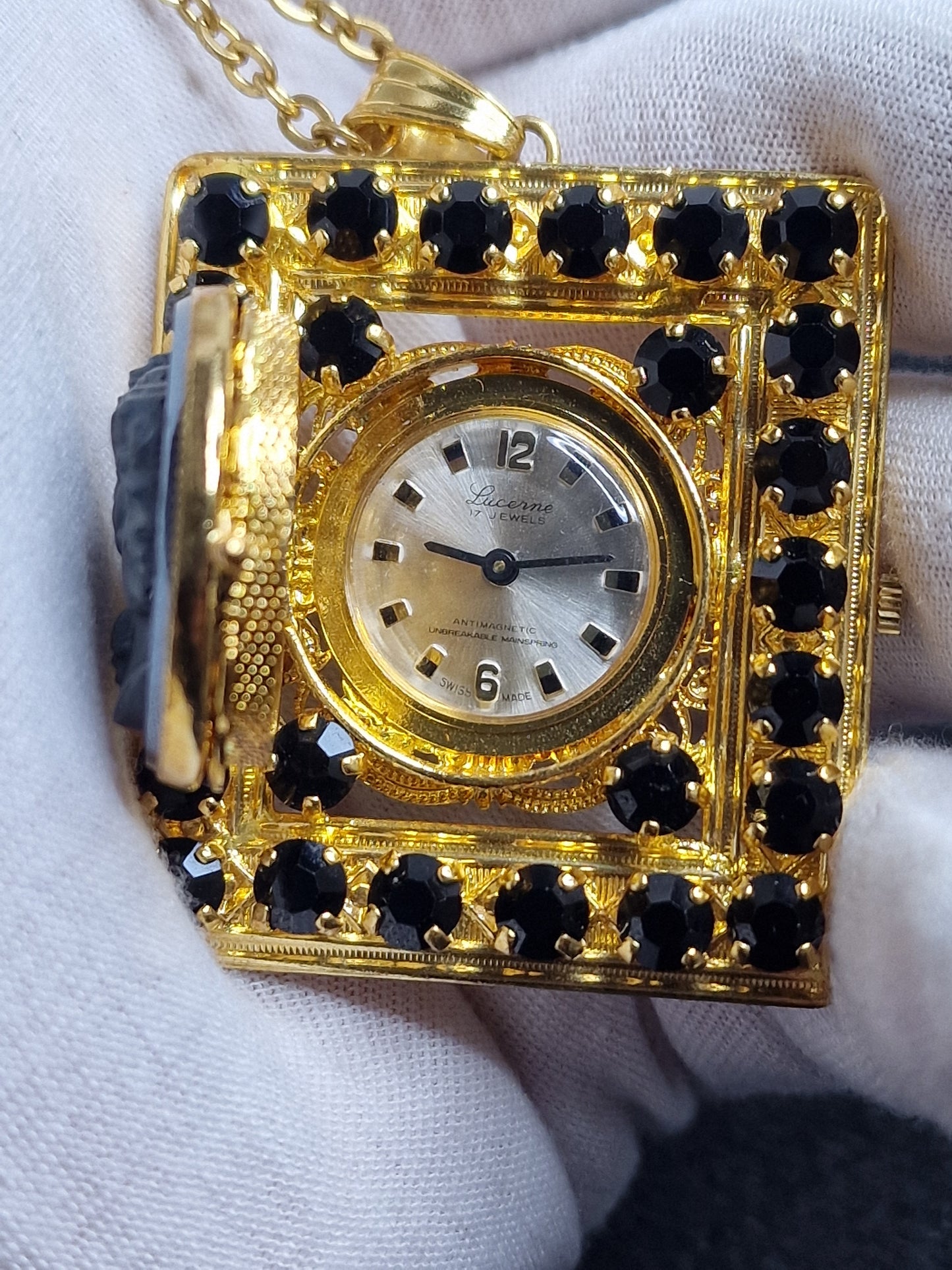 ⌚ Unworn Vintage Chain Watch – Swiss Made, Hand-Wound, 60s/70s, New Old Stock