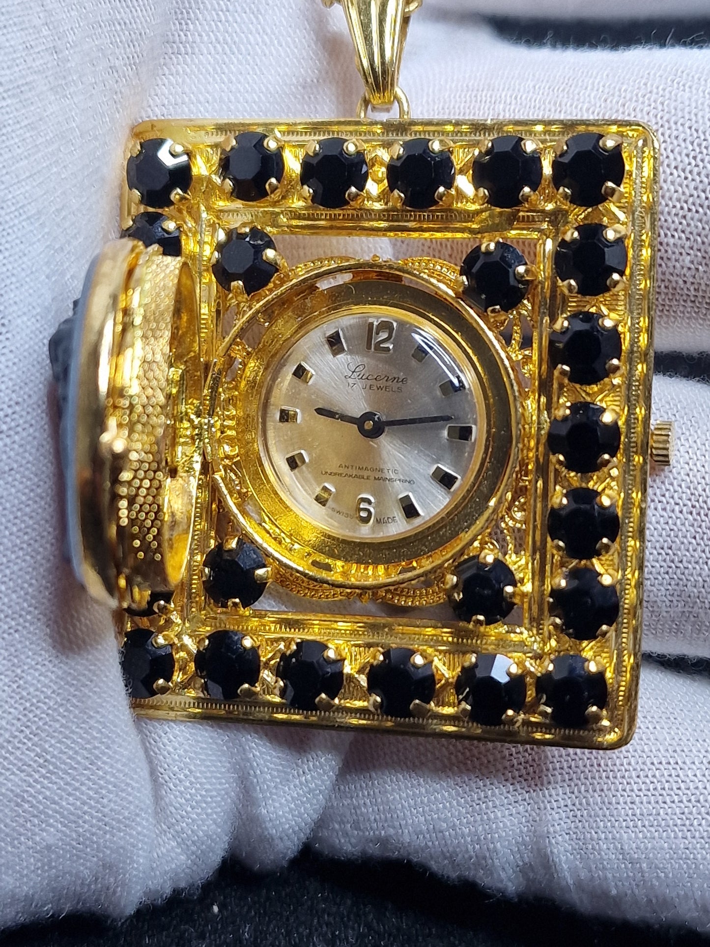 ⌚ Unworn Vintage Chain Watch – Swiss Made, Hand-Wound, 60s/70s, New Old Stock