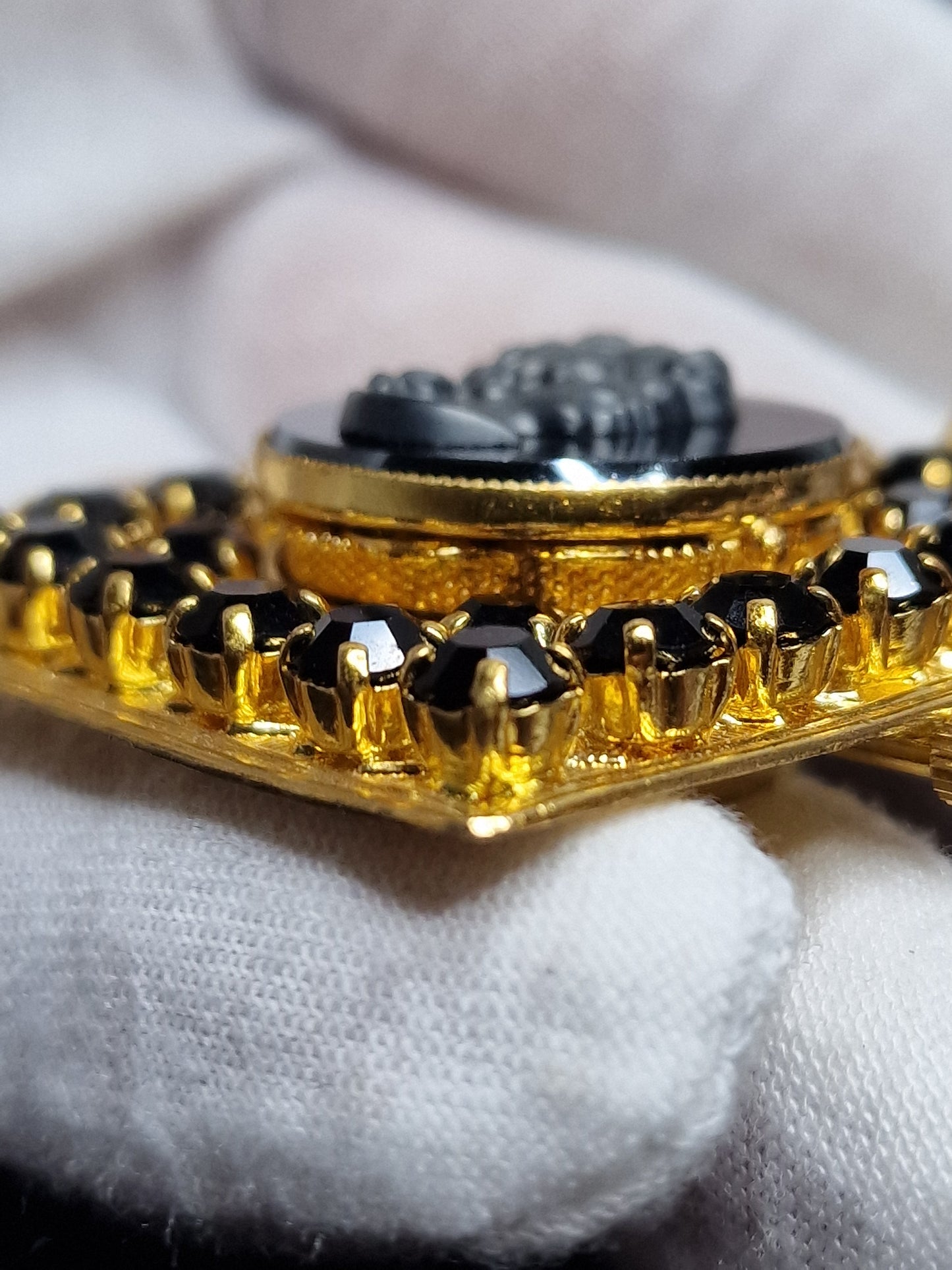 ⌚ Unworn Vintage Chain Watch – Swiss Made, Hand-Wound, 60s/70s, New Old Stock