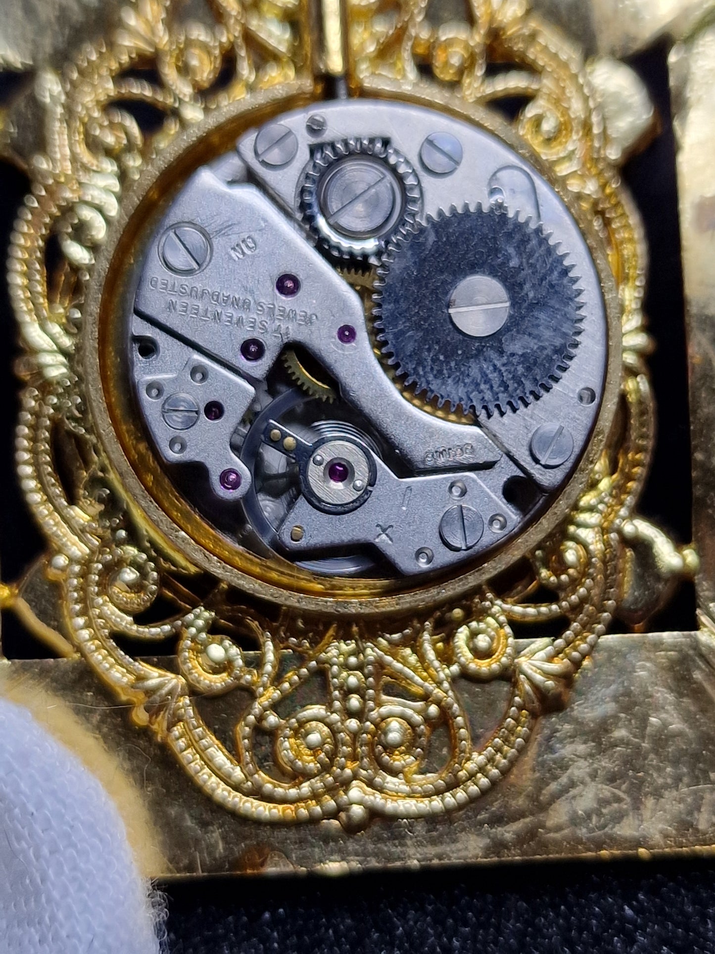 ⌚ Unworn Vintage Chain Watch – Swiss Made, Hand-Wound, 60s/70s, New Old Stock