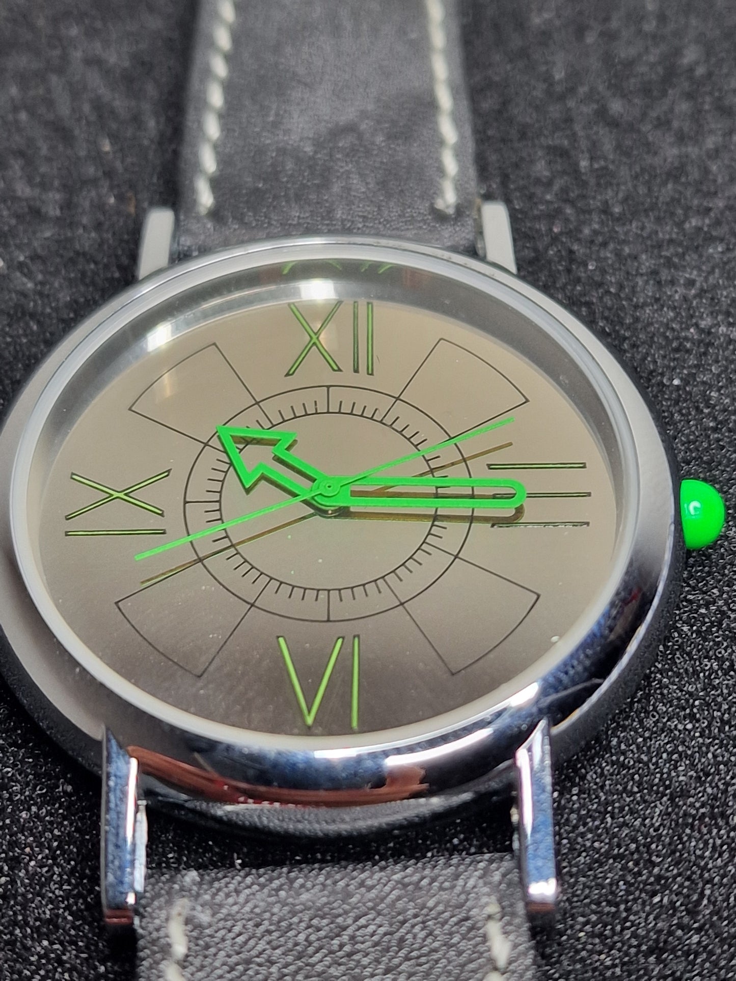 ⌚ Unworn Vintage Quartz Watch – Swiss Made | Cattin Movement | 80s–90s | 42mm | NOS