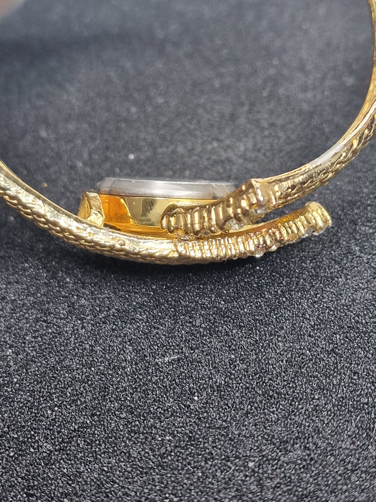 💎 Vintage Ladies’ Clasp Watch – RAVISA | Hand-Wound | Swiss Made | 1960s | NOS