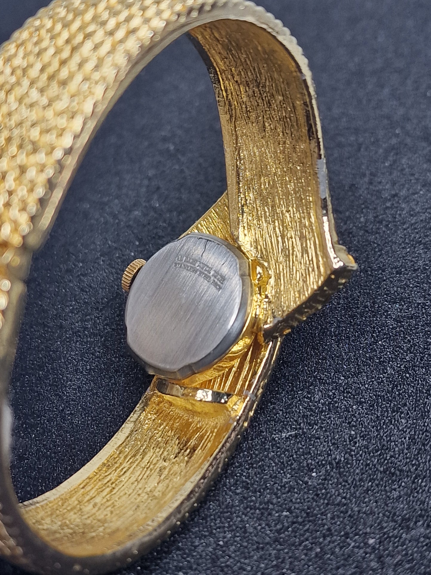💎 Vintage Ladies’ Clasp Watch – RAVISA | Hand-Wound | Swiss Made | 1960s | NOS