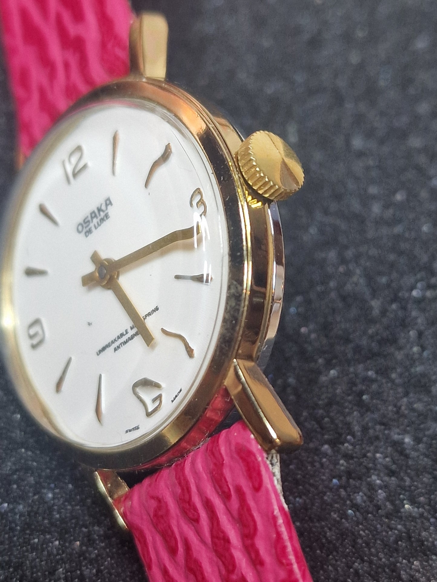 Old Vintage Watch OSAKA De Luxe from the 60s-70s, with Hand-Wound Movement