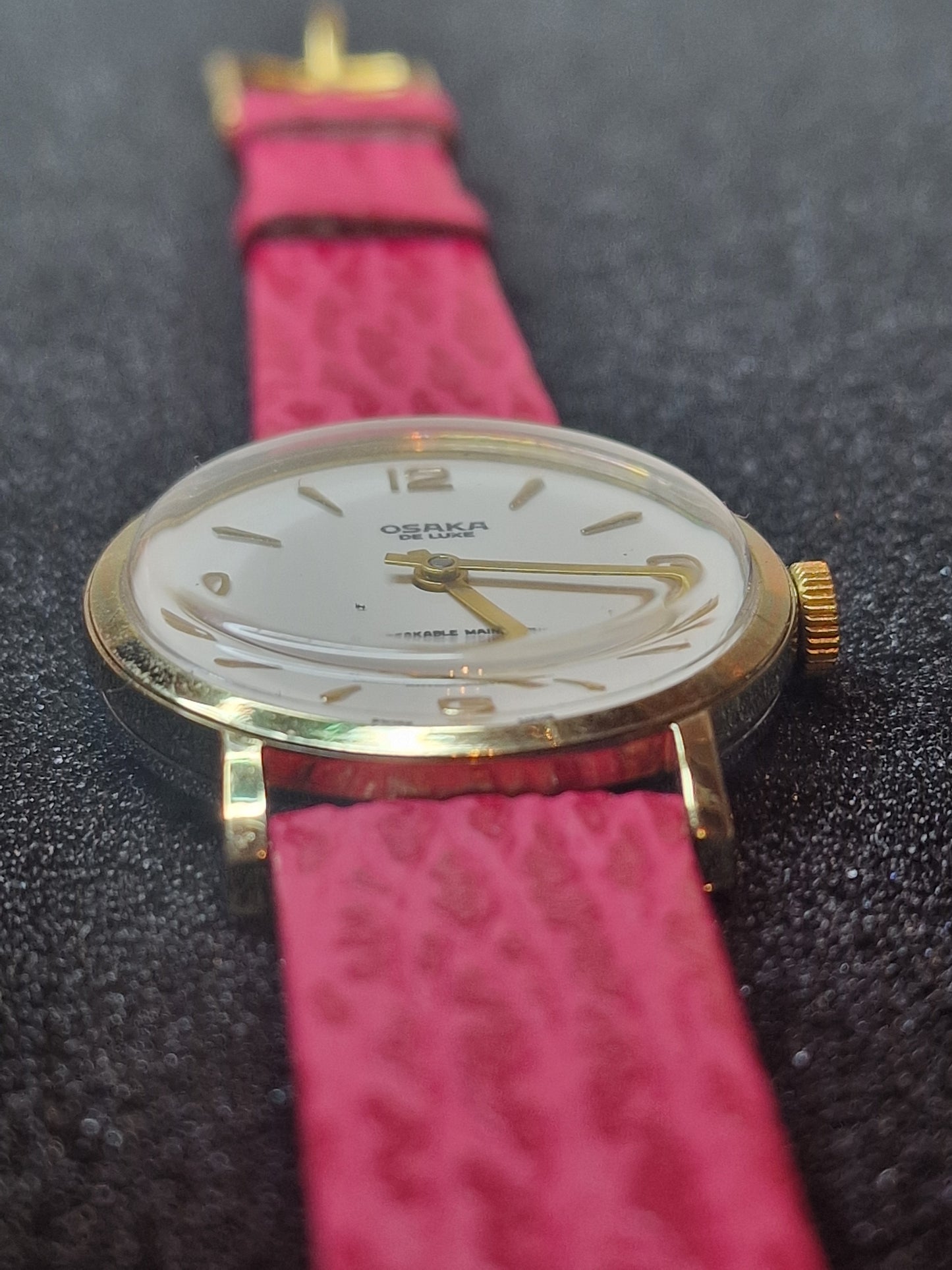 Old Vintage Watch OSAKA De Luxe from the 60s-70s, with Hand-Wound Movement