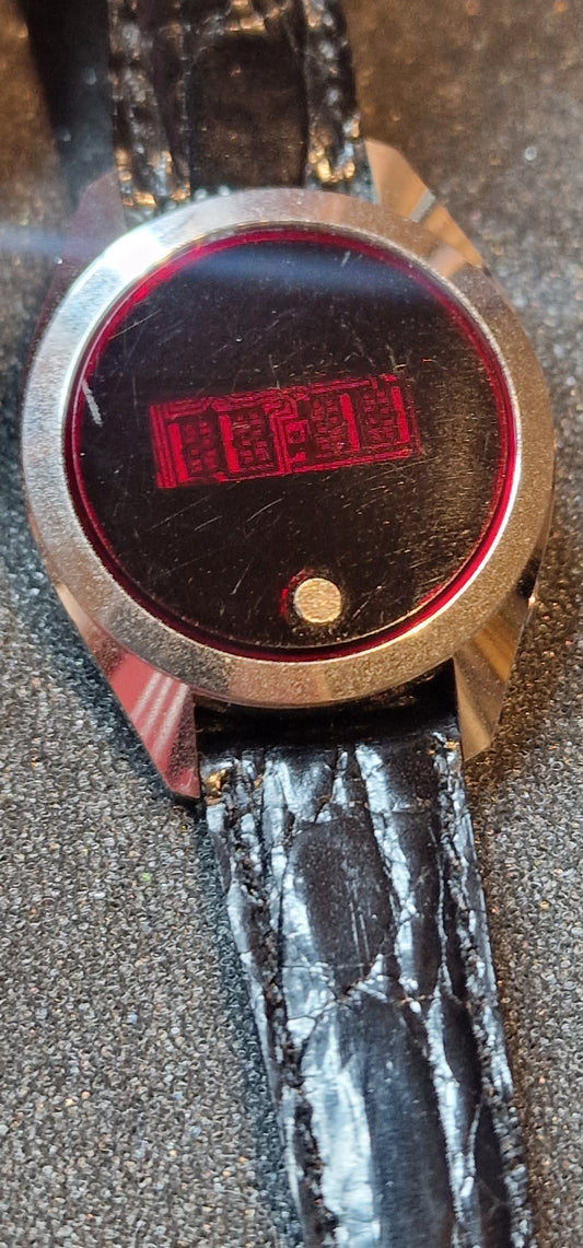 🔴 Vintage LED Women’s Watch – Red Display, 1960s/1970s, 25mm, Old Stock