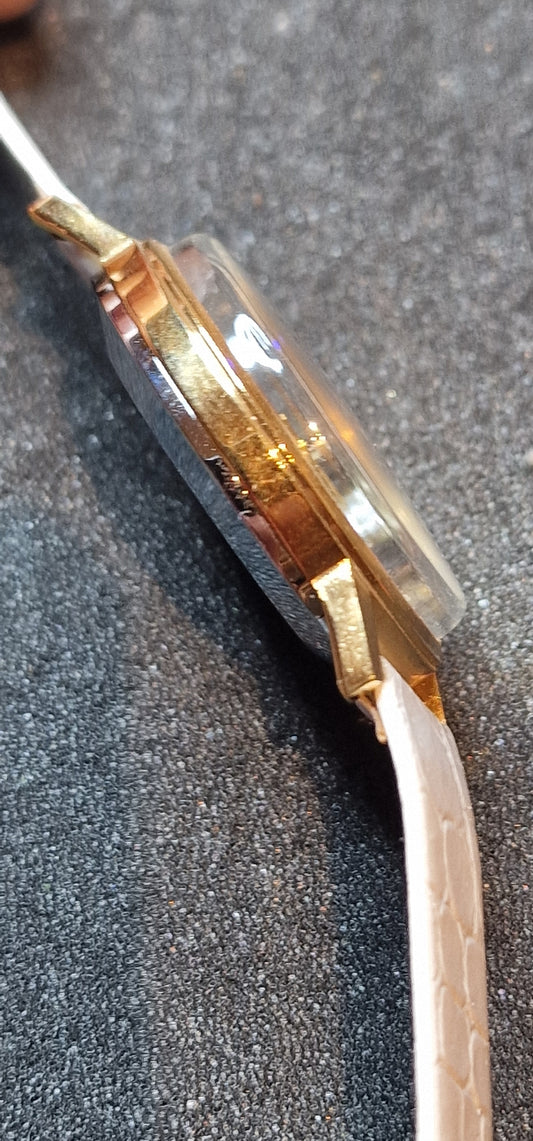 🕰️ Unworn Vintage Josmar Hand-Wound Watch – Swiss Made, 1960s, 34mm, Gold-Tone