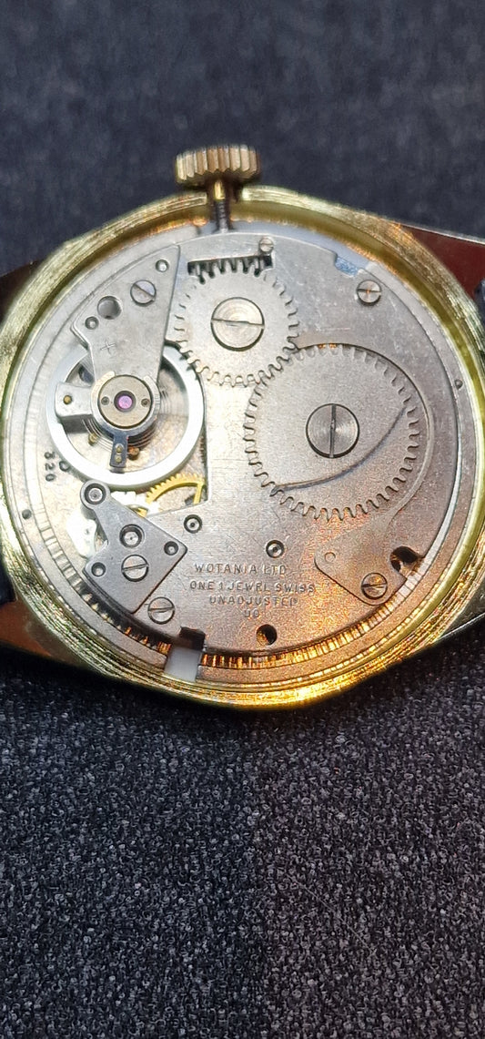 📆 Unworn Vintage Watch "Lucerne Calendar" – Hand-Wound, 34mm, Swiss, Old Stock