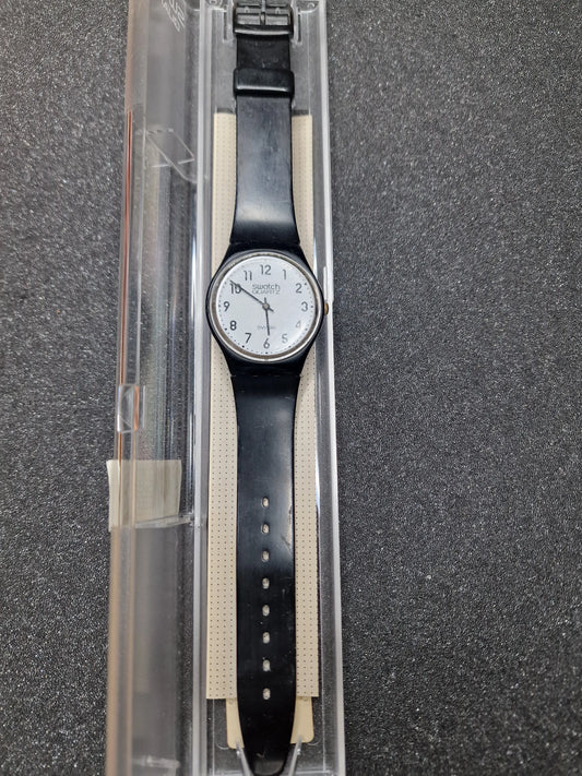 🕰 Rare 1983 Swatch GB001 – Classic Black & White – 34mm