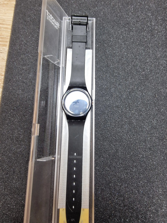 🖤 Swatch GB144 “After Dark” (1992) – Minimalist Black Elegance