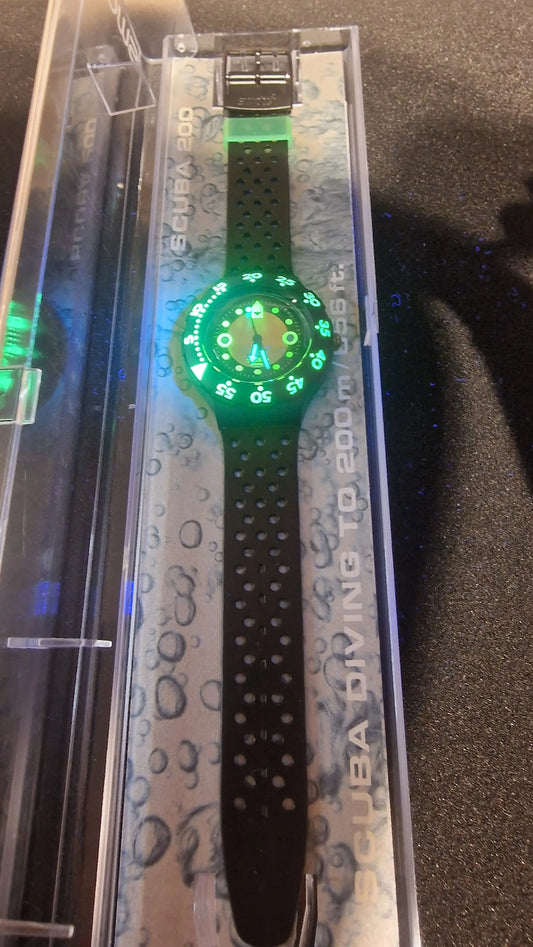 🖤 Swatch Scuba 200 – SDB102 “Black Wave” (1991)