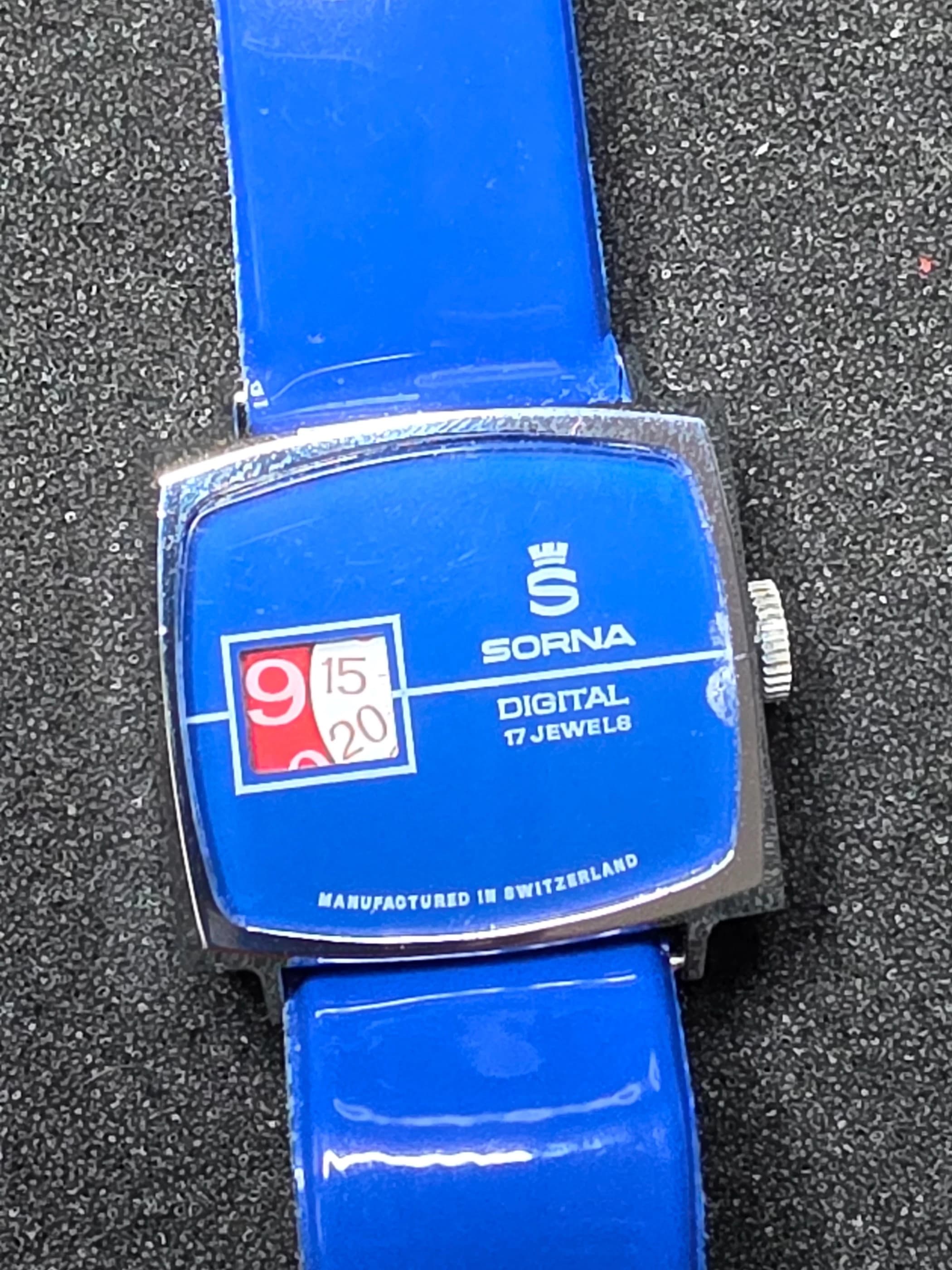 Unworn Vintage Digital Watch "SORNA" – 17 Jewels, Hand-Wound, Swiss Made, 60s