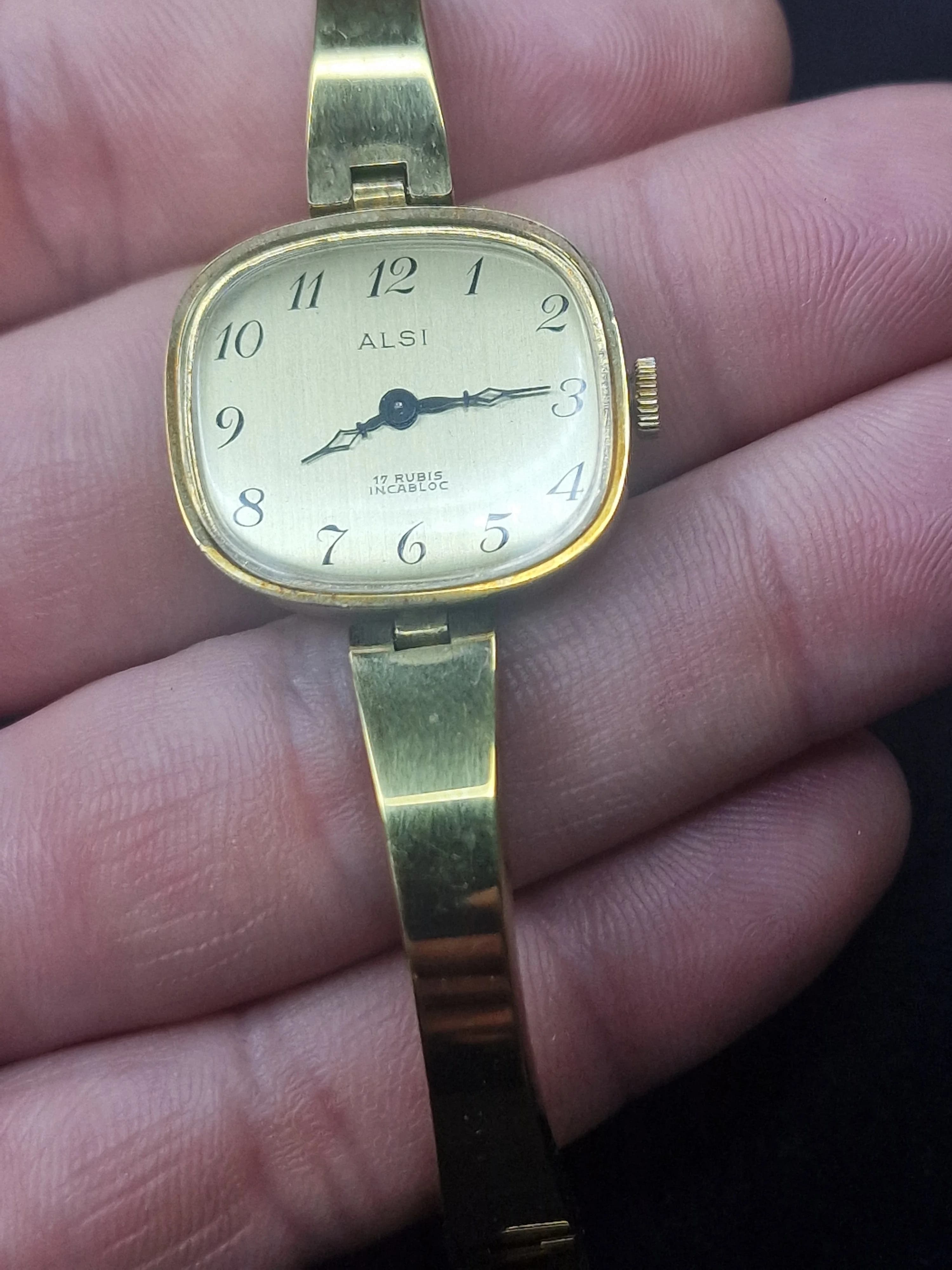 Samba Wristwatches – Very Good