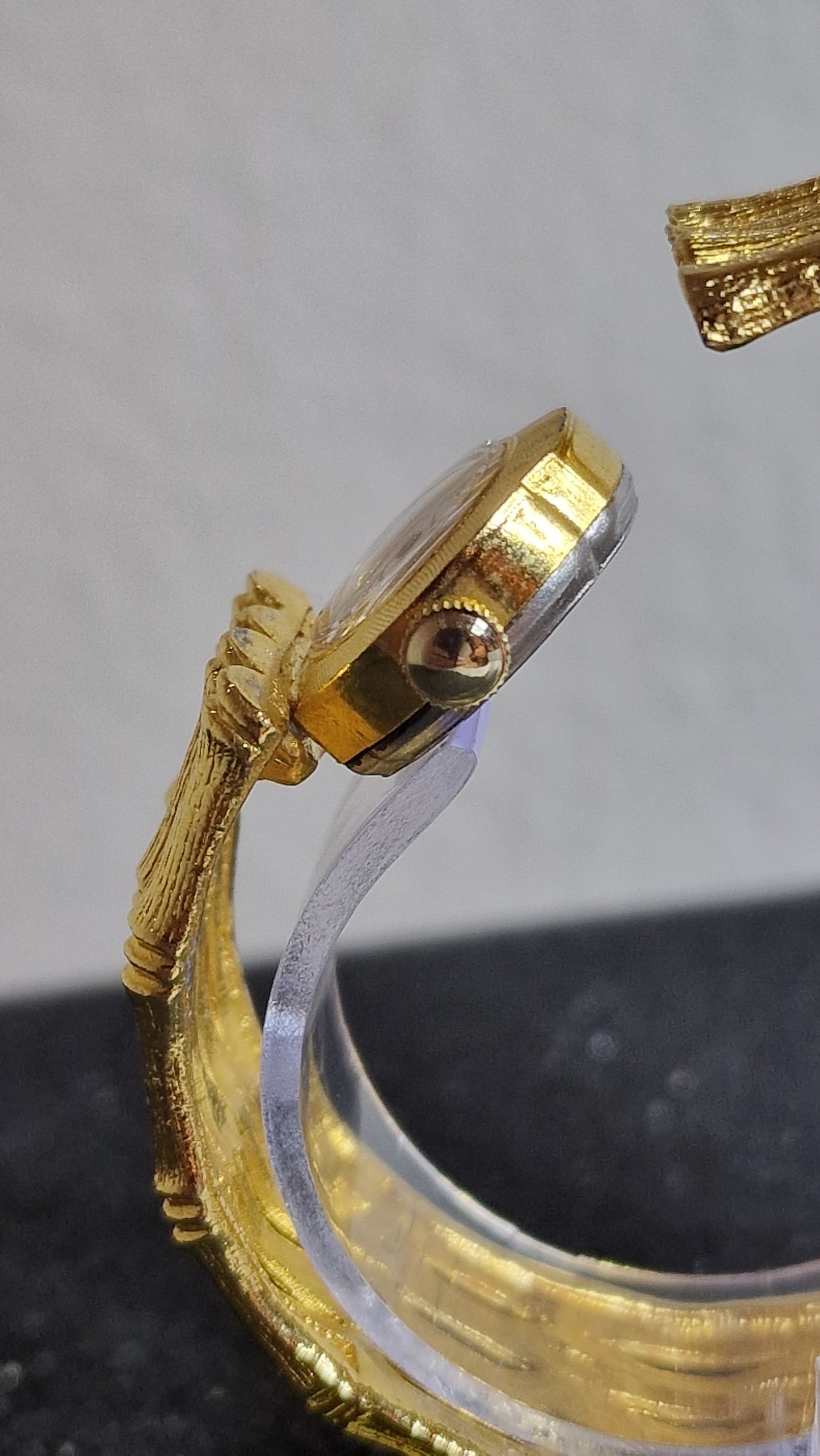 💎 Unworn Vintage Women’s Clasp Watch "RAVISA" – Swiss Made, Hand-Wound, Late 1970s
