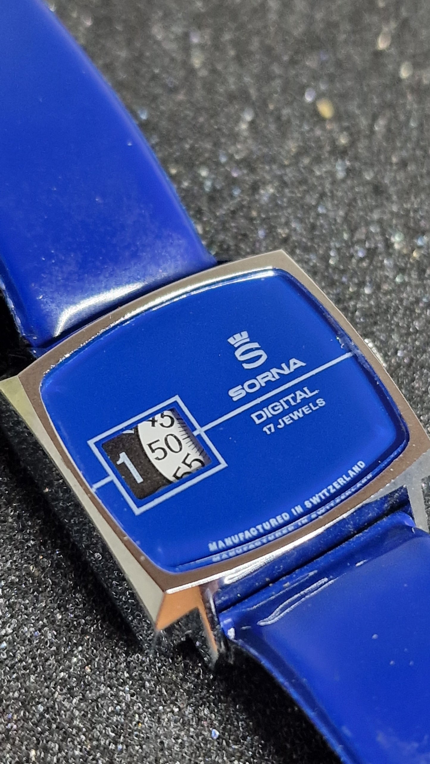 🕰️ Unworn Vintage Digital Watch "SORNA" – 17 Jewels, Hand-Wound, Swiss Made, 60s