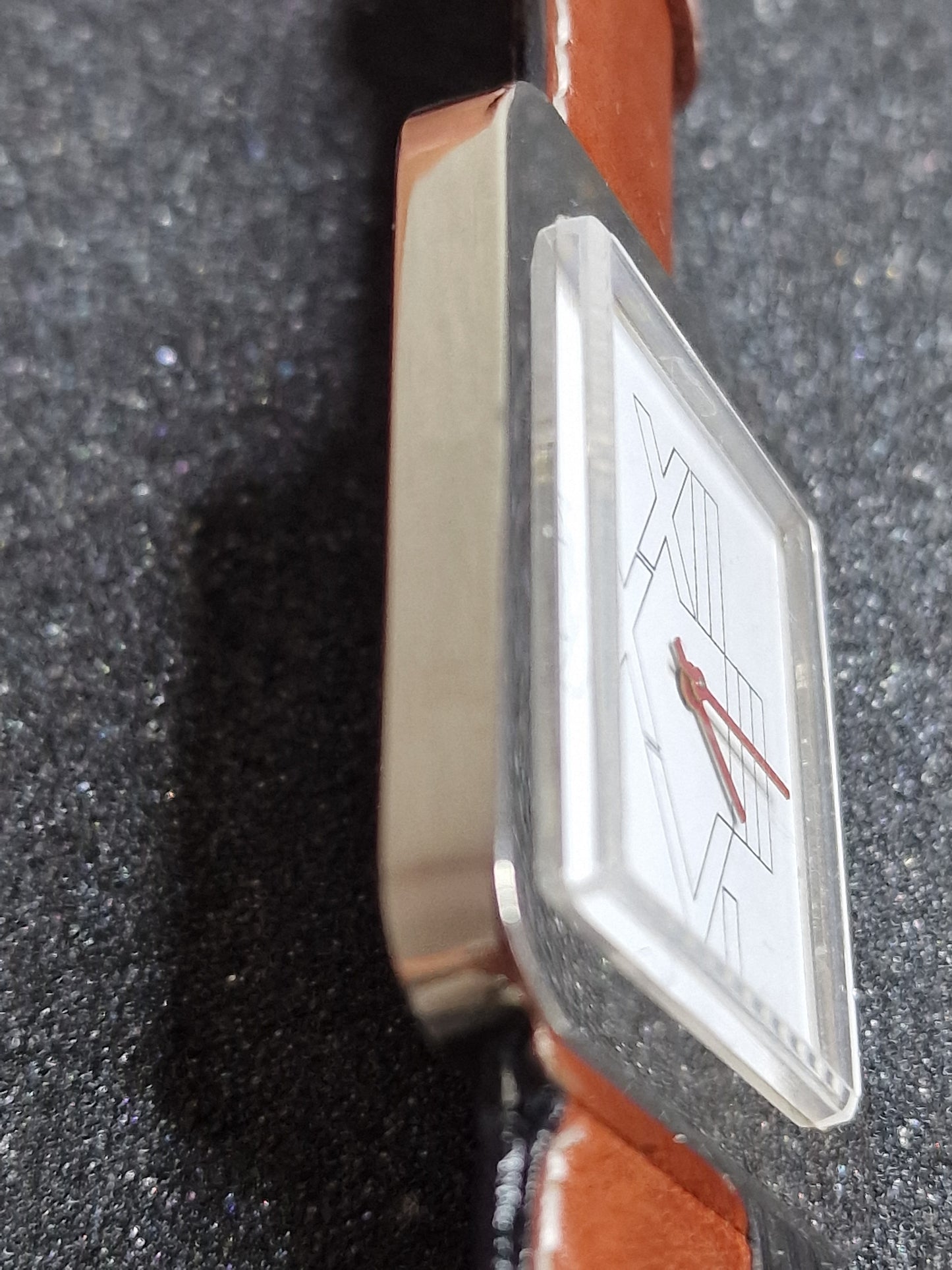 ⌚ Unworn Vintage Quartz Watch – 1980s or Older, 44mm, Old Stock