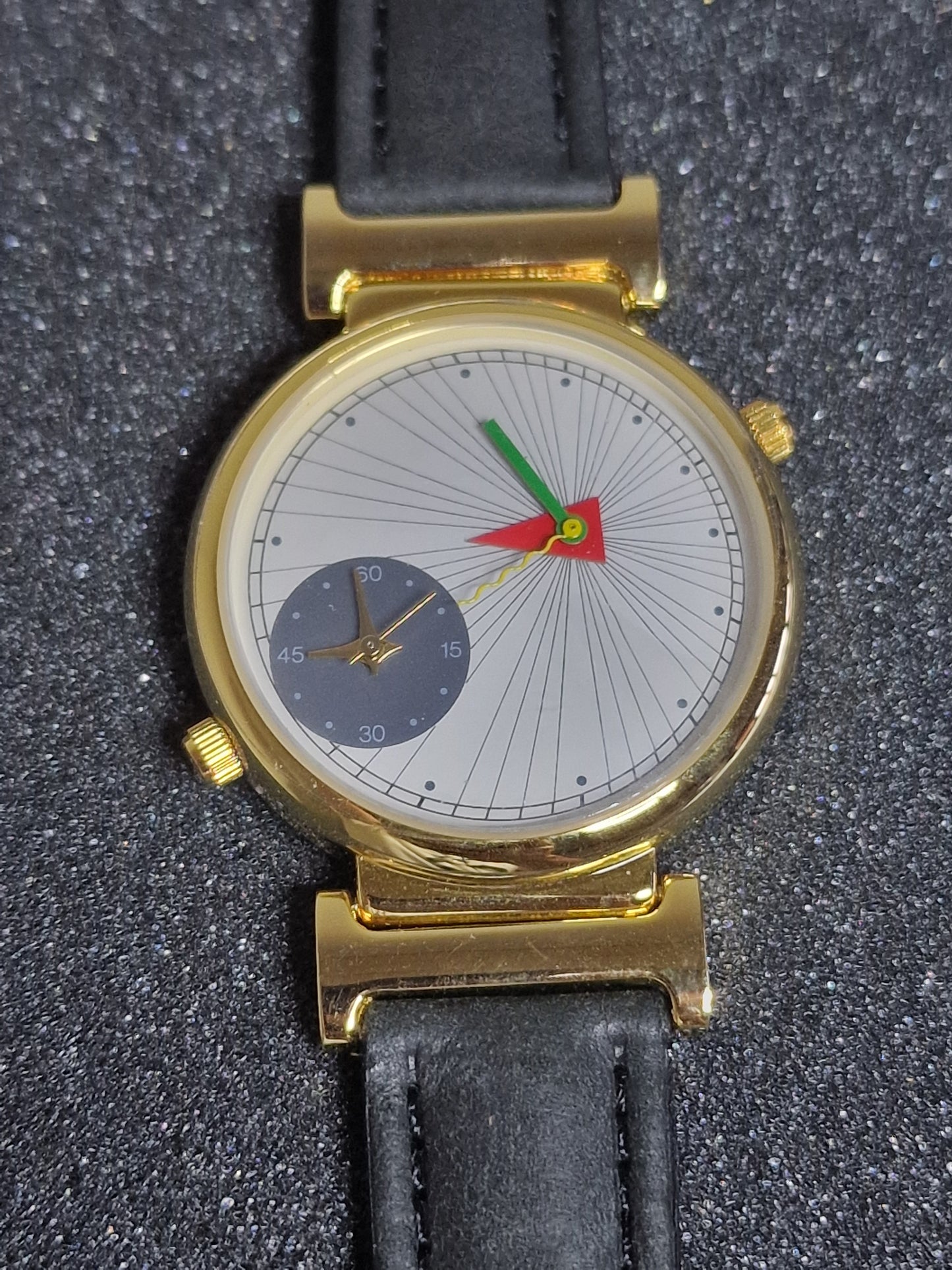 🌍 Unworn Dual-Time Quartz Wristwatch – 1970s, Top Condition, Old Stock