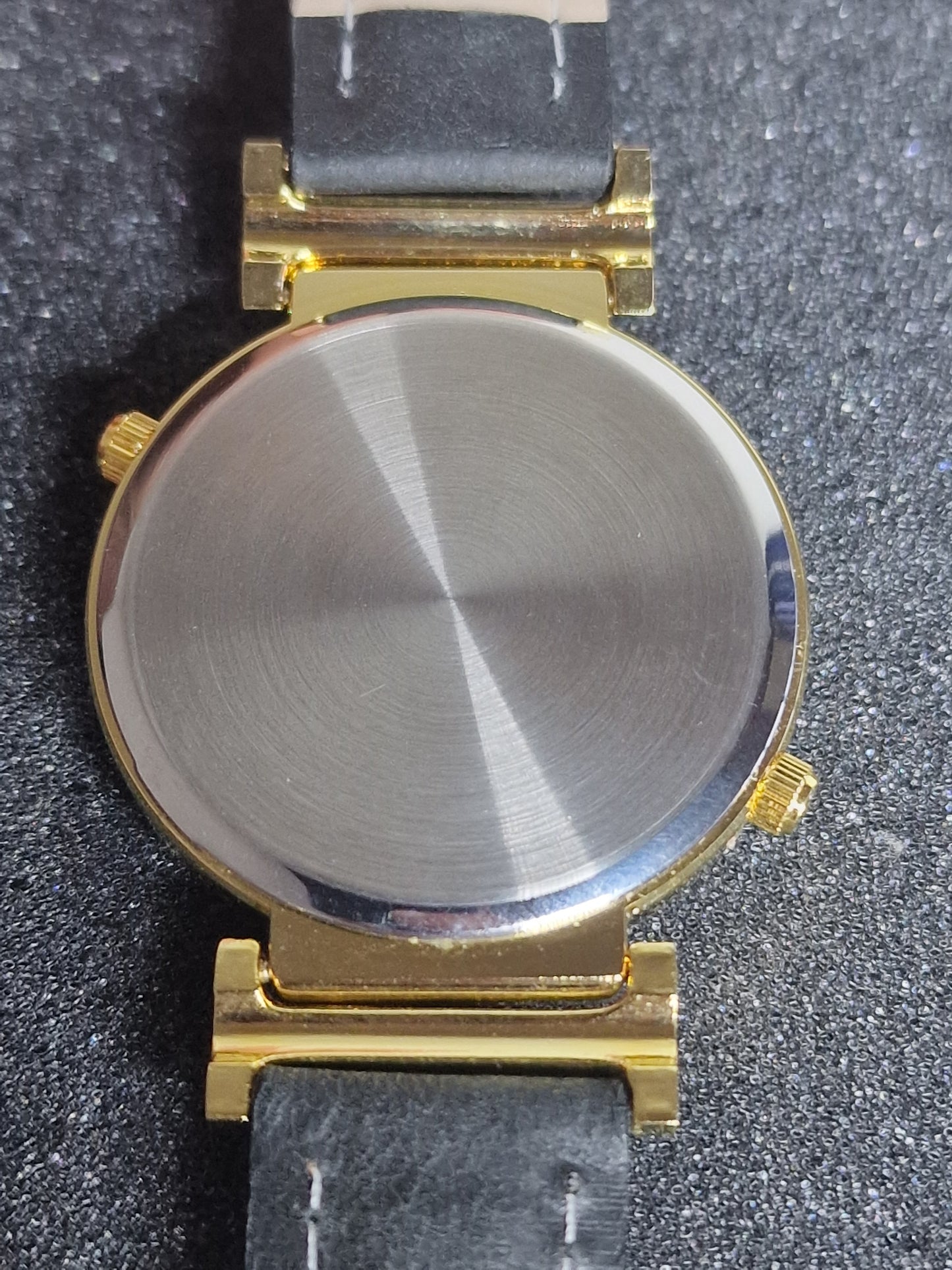 🌍 Unworn Dual-Time Quartz Wristwatch – 1970s, Top Condition, Old Stock