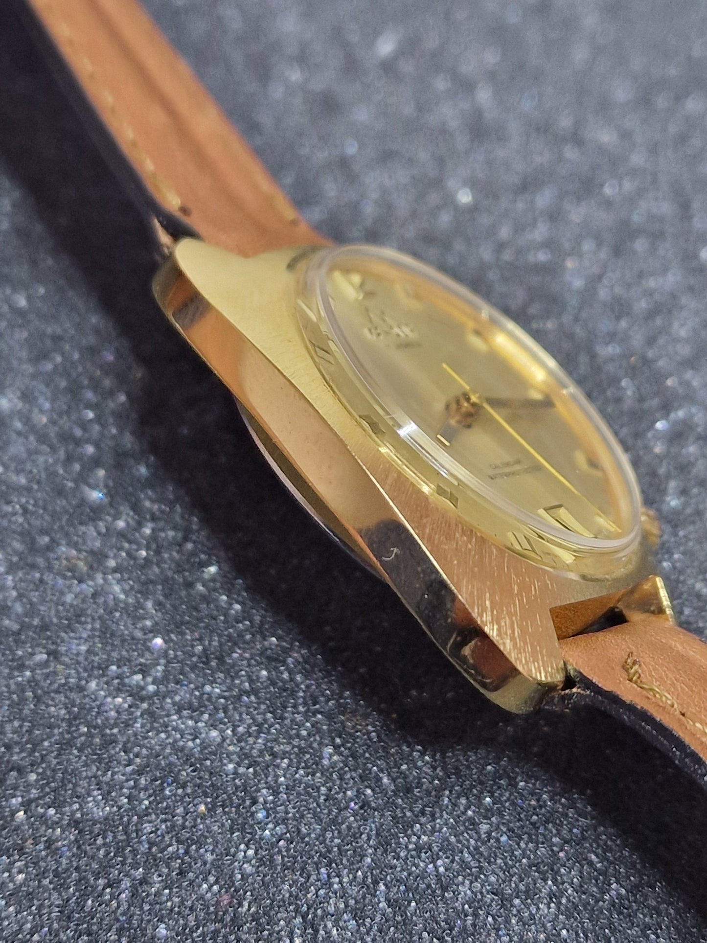 🕰️ Unworn Vintage Calendar Watch "KANDER" – Swiss Made, Hand-Wound, 60s/70s, Ultra Slim