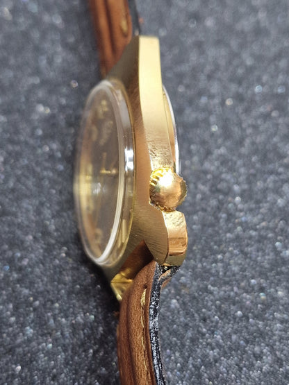 🕰️ Unworn Vintage Calendar Watch "KANDER" – Swiss Made, Hand-Wound, 60s/70s, Ultra Slim