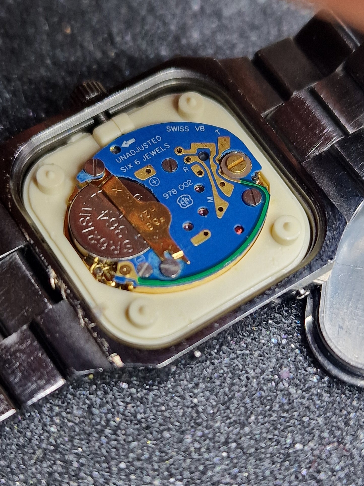 ⌚ Unworn Vintage Quartz Watch "INTRACO" – Swiss Made, 70s/80s, Old Stock