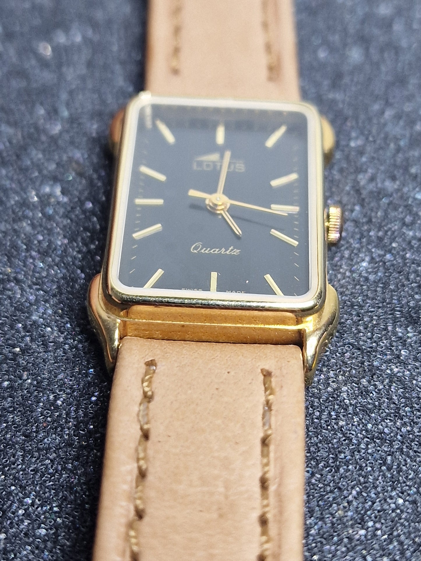 ⌚ Unworn Vintage Quartz Watch "LOTUS" – Swiss Made, 70s/80s, Old Stock