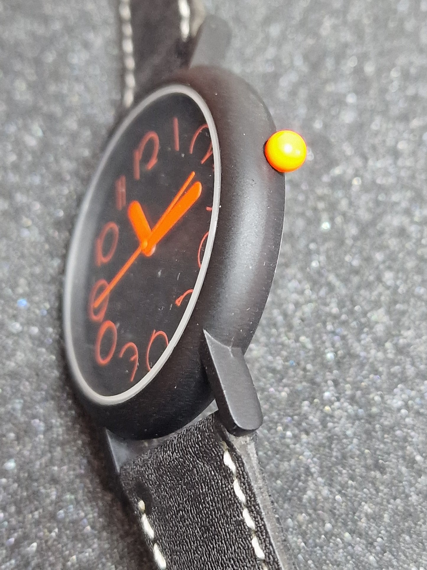 ⌚ Unworn Vintage Quartz Watch – Swiss Made, Cattin Movement, 42mm, 80s/90s, Old Stock