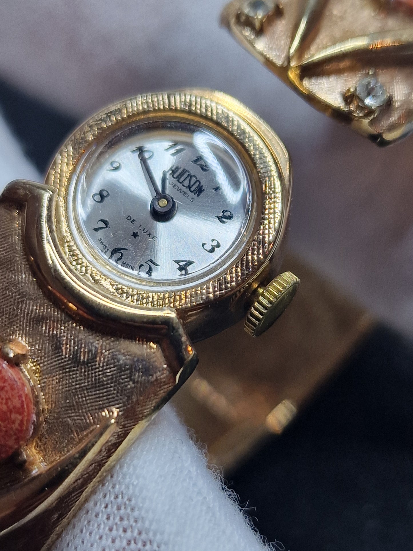 💎 Unworn Vintage Ladies' Clasp Watch "HUDSON de Luxe" – Swiss Made, Hand-Wound, 1960s