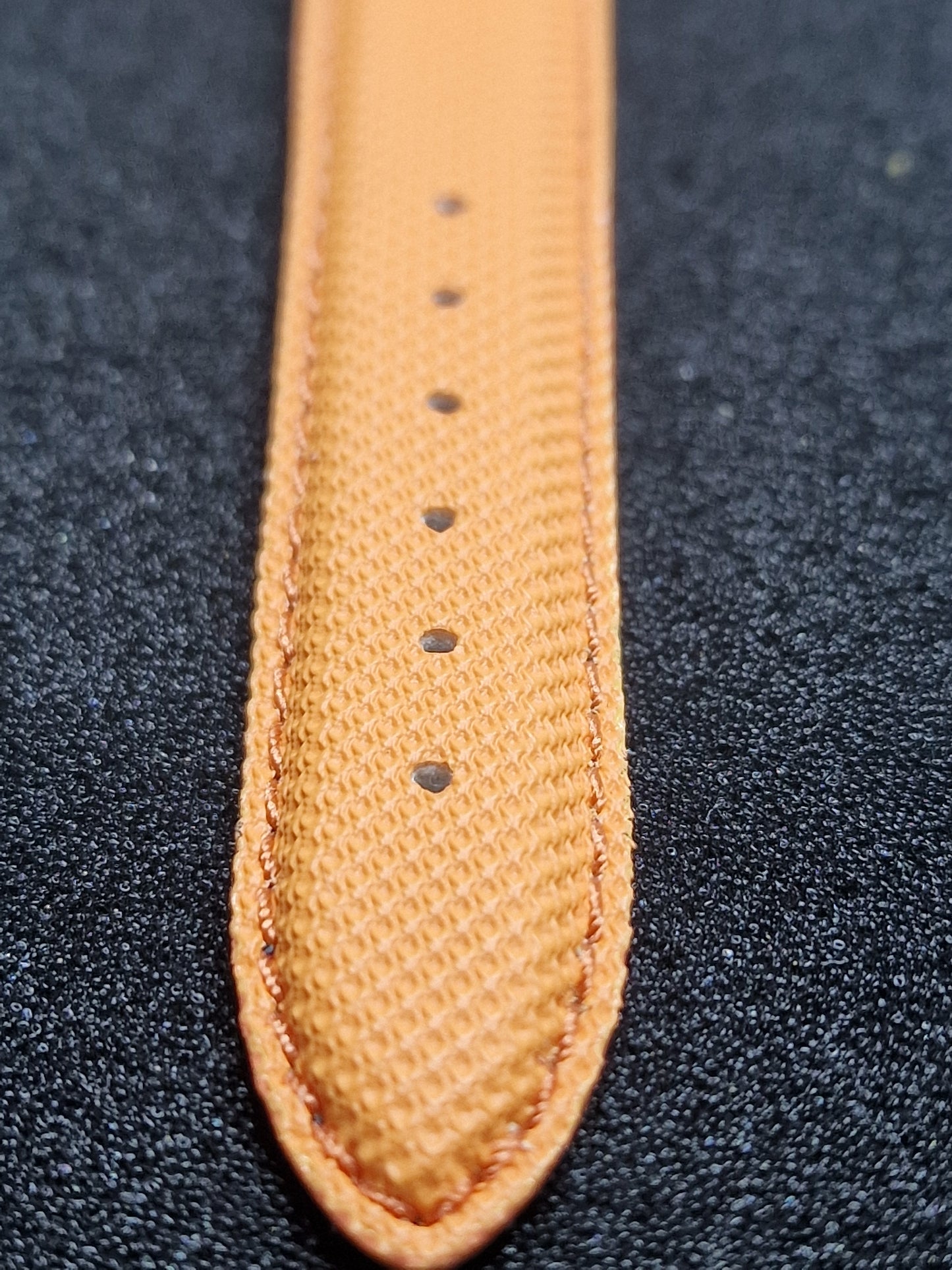 💎 Unworn Vintage Ladies' Watch "F.H.B." – Swiss Made, Hand-Wound, 70s/80s, Ultra Slim