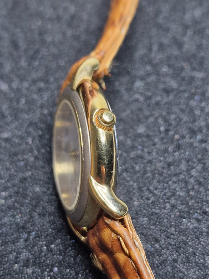 ⌚ Unworn Vintage Quartz Watch – Swiss Made, 1970s, Gold-Tone, Old Stock