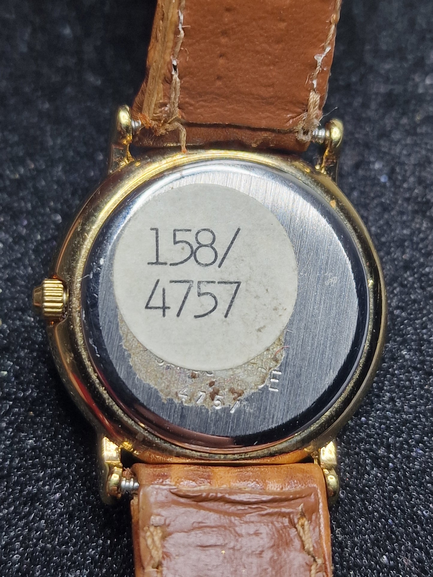 ⌚ Unworn Vintage Quartz Watch – Swiss Made, 1970s, Gold-Tone, Old Stock