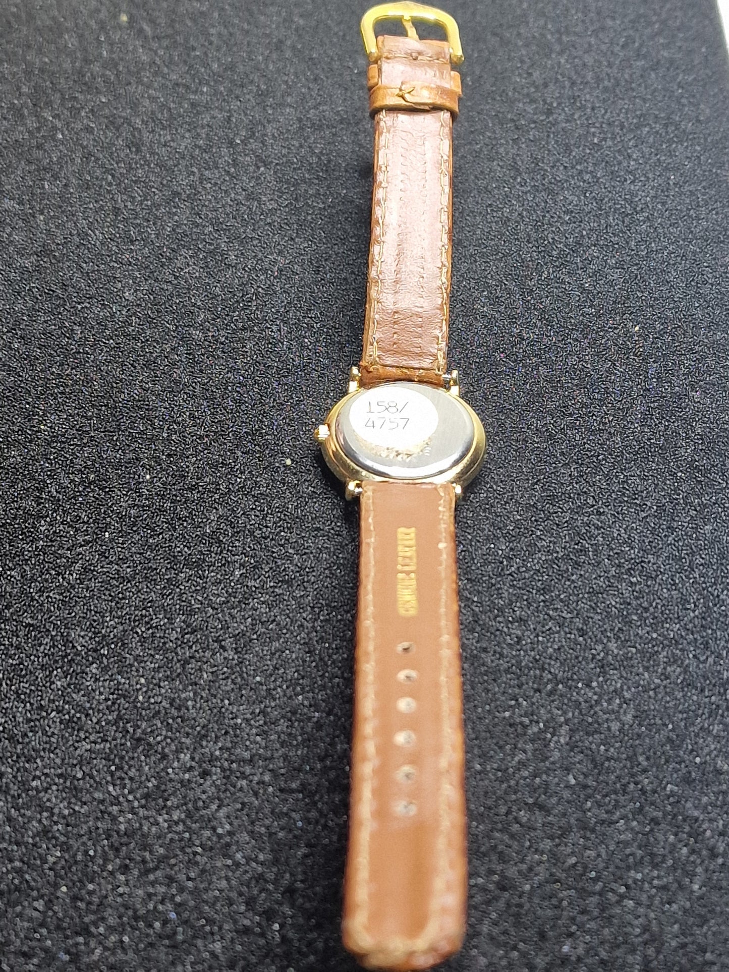 ⌚ Unworn Vintage Quartz Watch – Swiss Made, 1970s, Gold-Tone, Old Stock