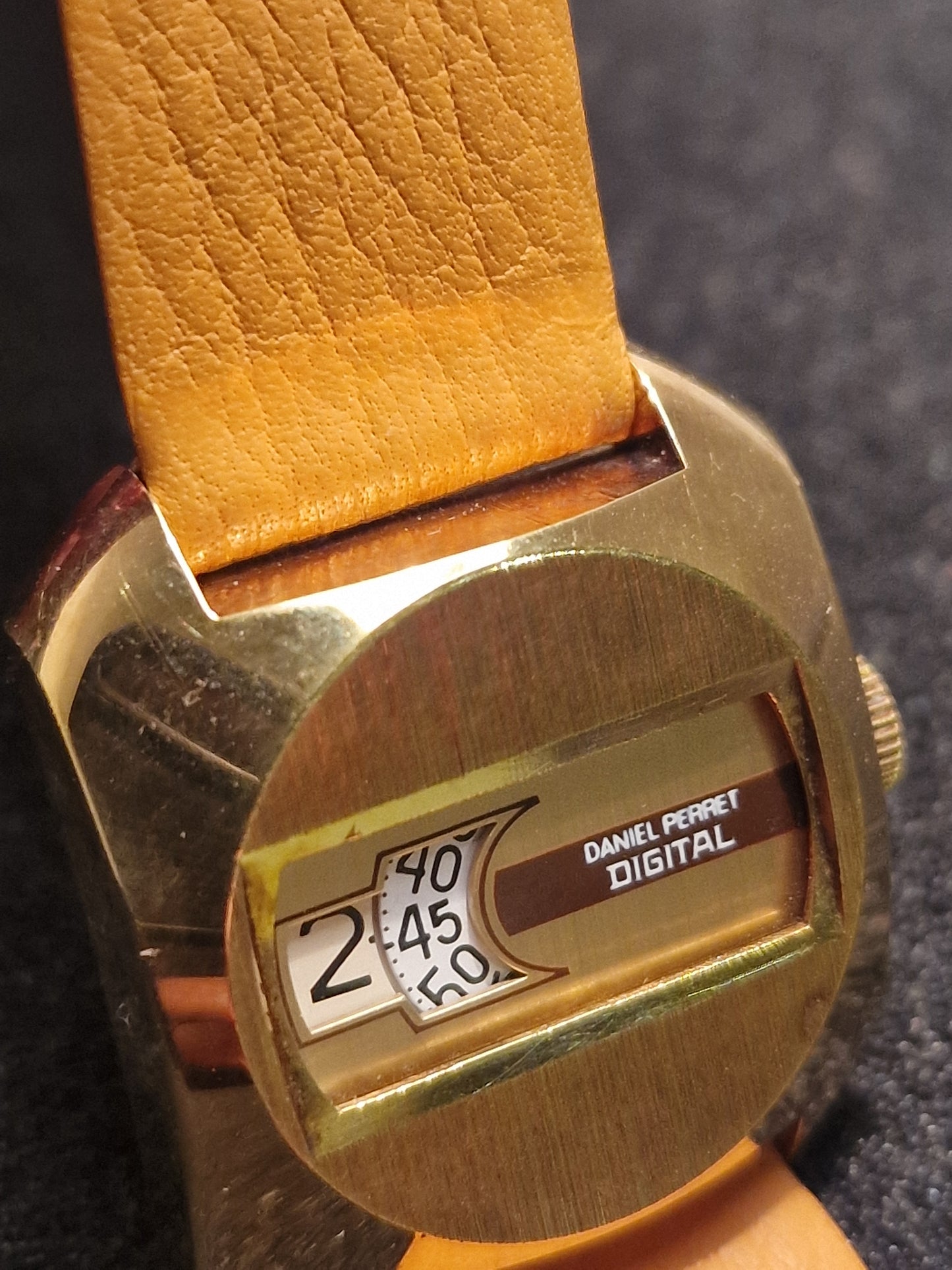 ⌚ Unworn Vintage Watch "DANIEL PERRET" – Swiss Made, Hand-Wound, 1960s, Old Stock