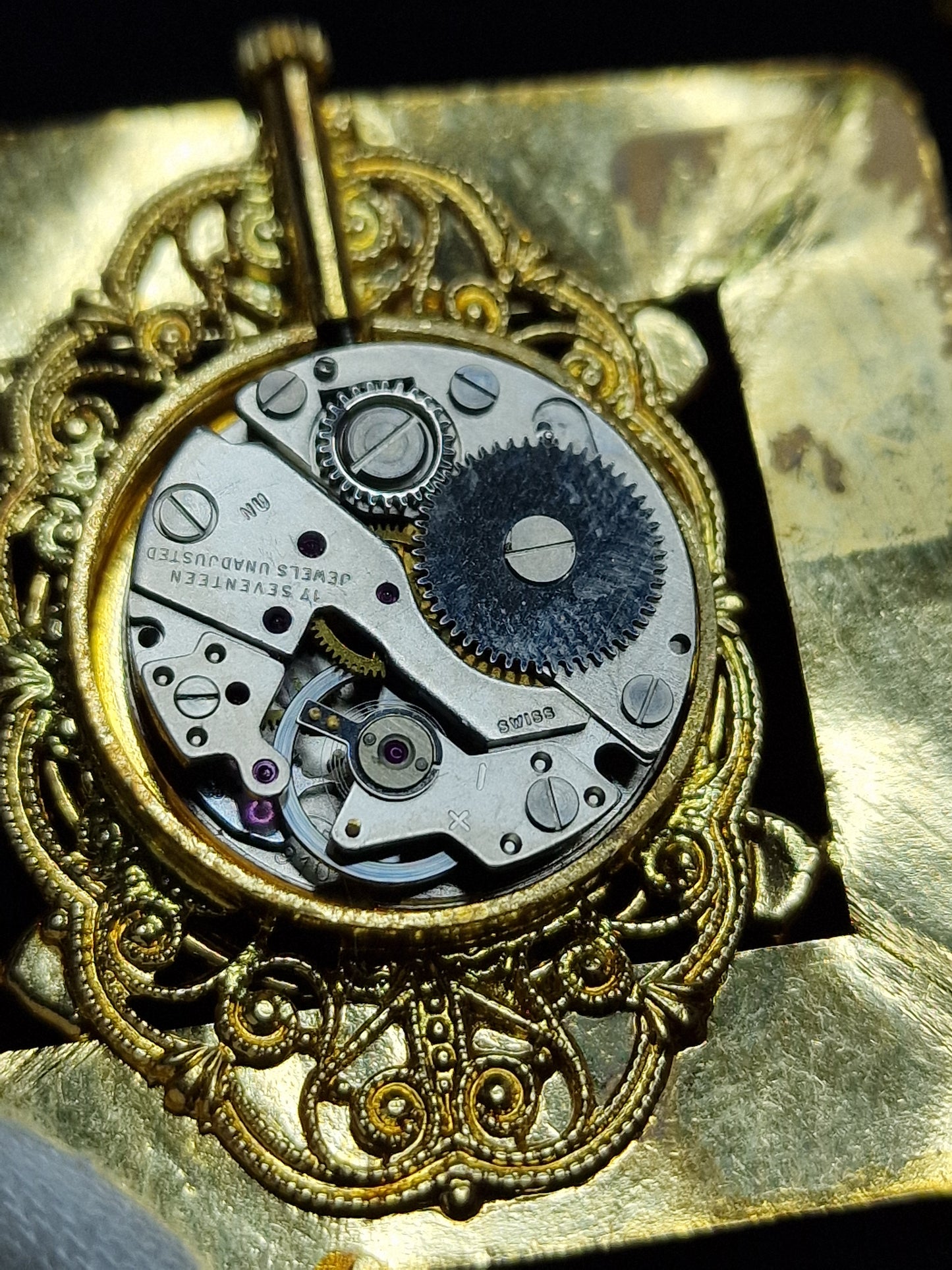 ⌚ Unworn Vintage Chain Watch – Swiss Made, Hand-Wound, 60s/70s, New Old Stock