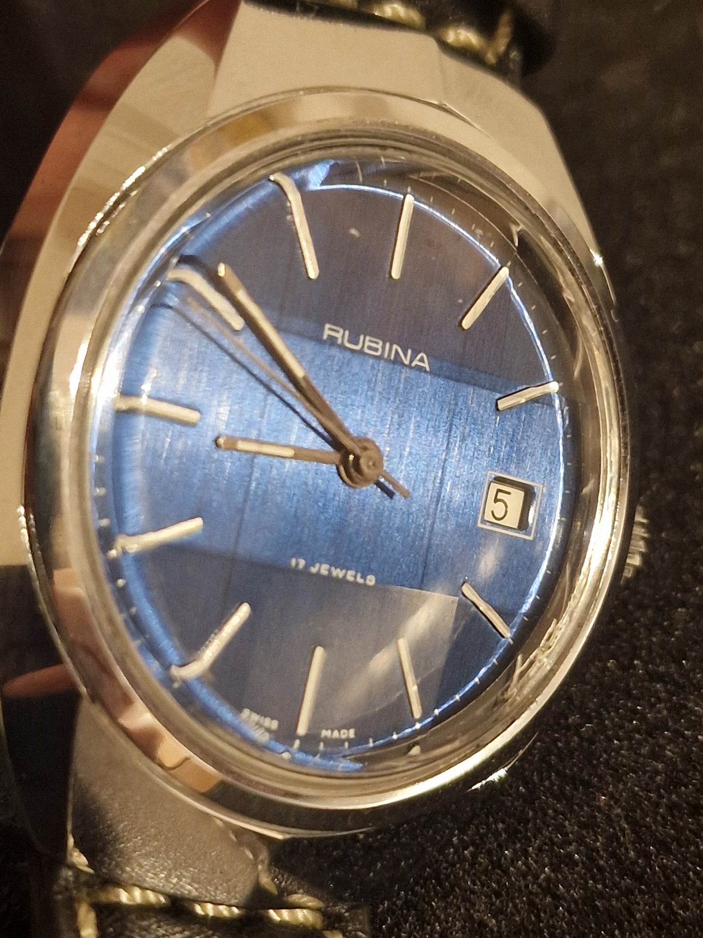🕰️ Old Vintage Rubina Watch | Hand-Wound | Swiss Made | Faceted Glass | 70s | 43mm