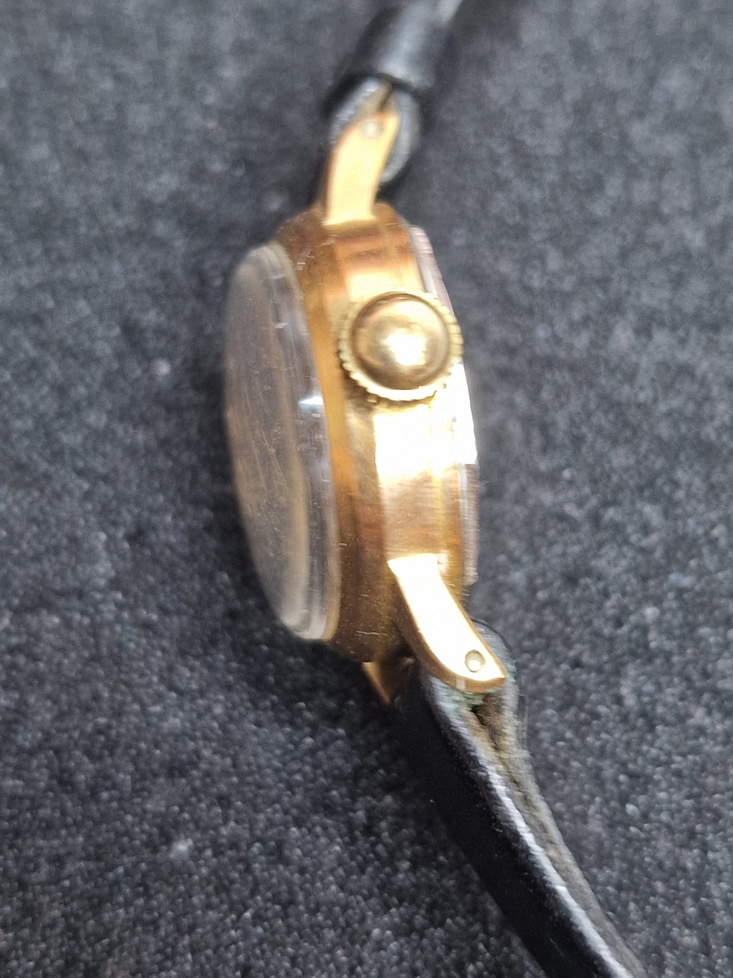 ⌚ Vintage ELOGA Watch – 17 Jewels | Incabloc | Waterproof | Swiss Made | 19mm