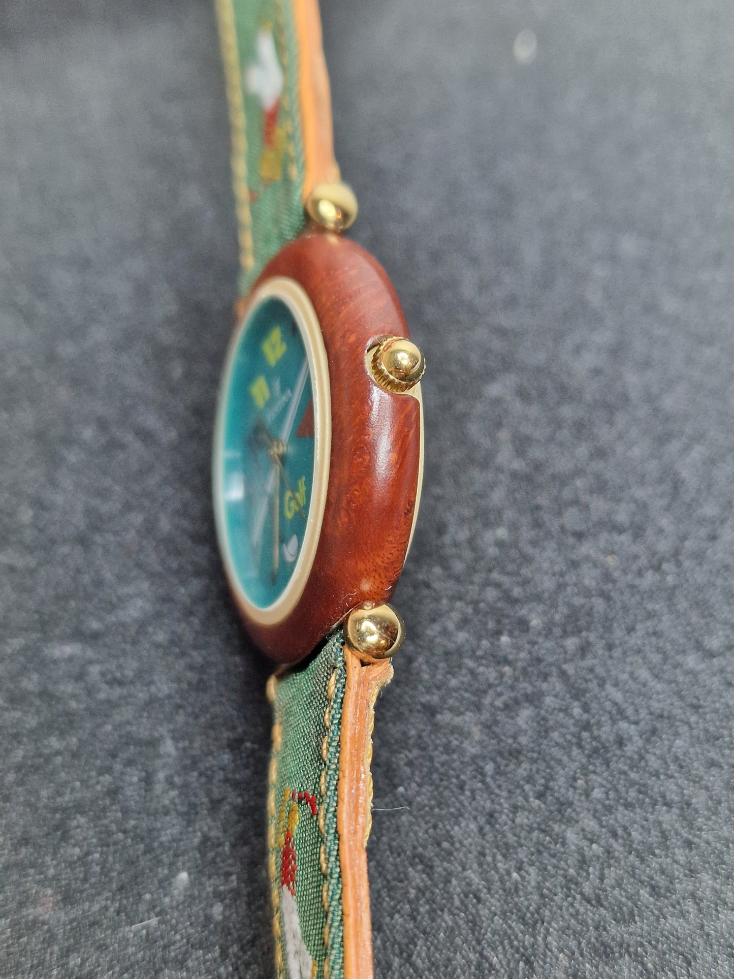 ⌚ Vintage Unisex Watch – FESTINA | Quartz Movement | Swiss Made | 1980s–90s | 32mm | NOS