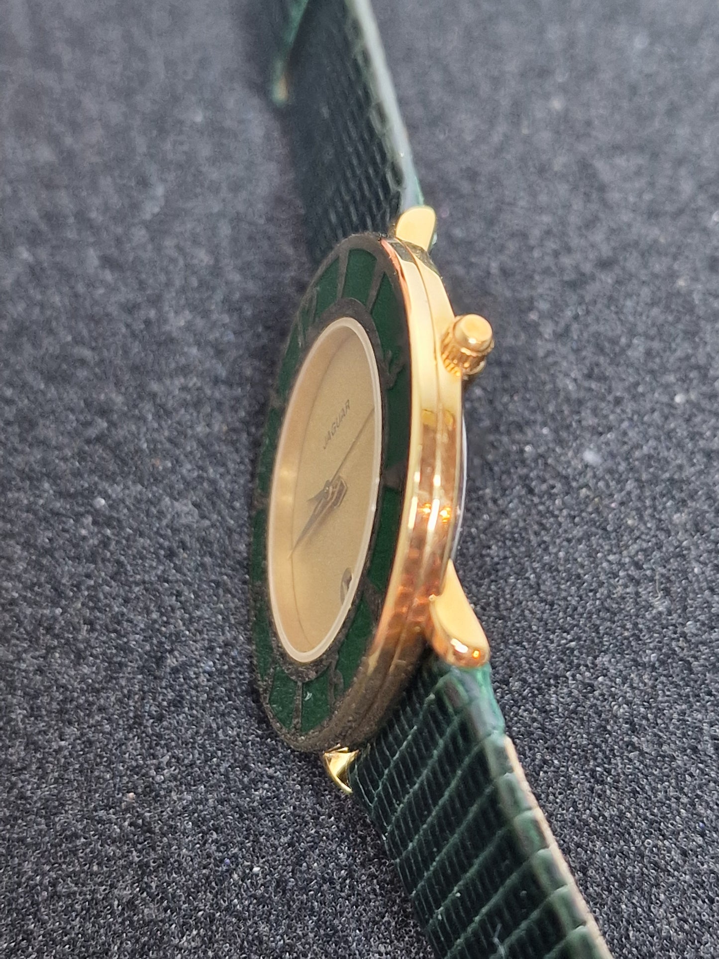 ⌚ Vintage Ladies’ Watch – JAGUAR | Quartz Movement | Swiss Made | 1980s | 32mm | NOS