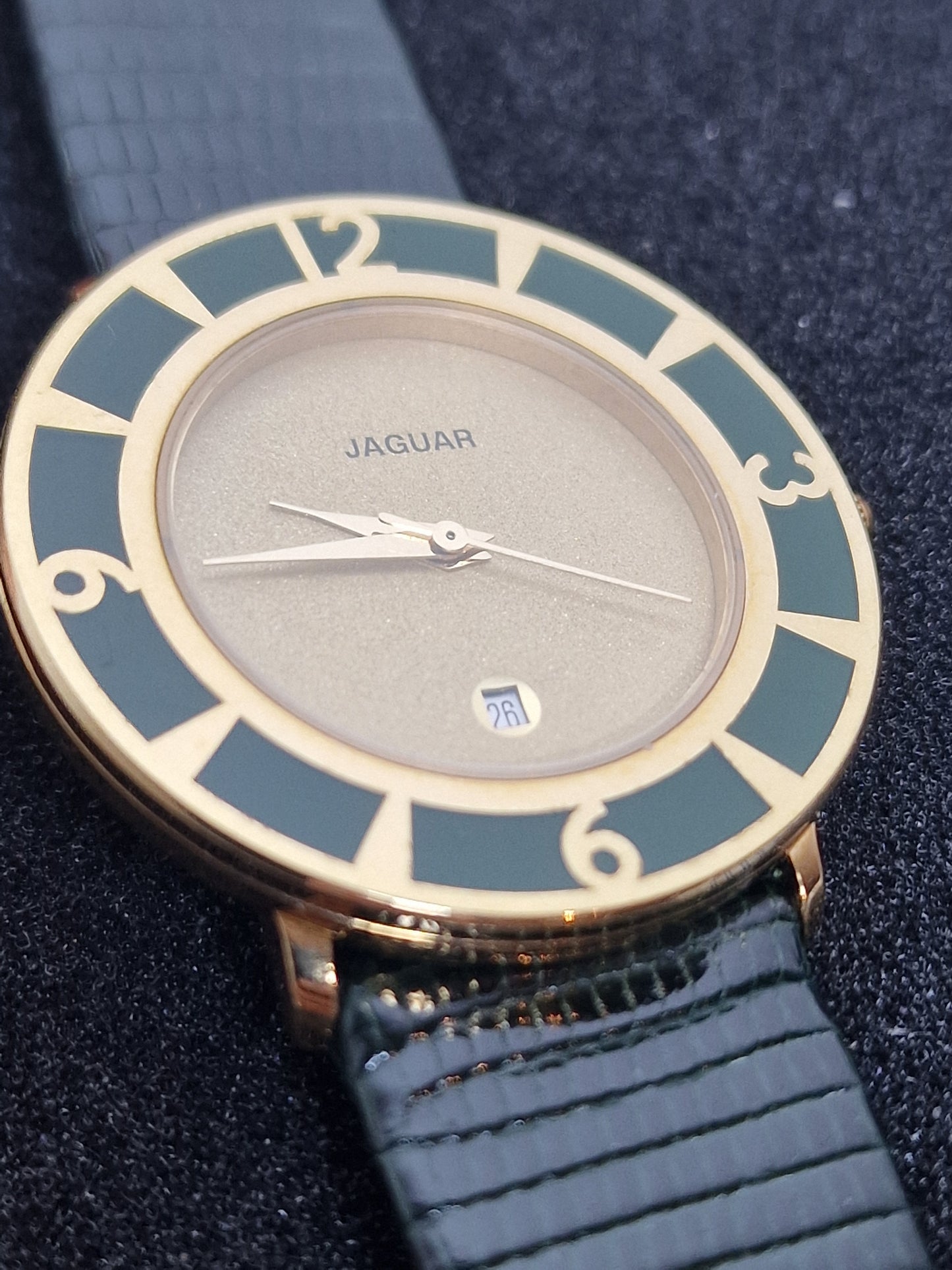 ⌚ Vintage Ladies’ Watch – JAGUAR | Quartz Movement | Swiss Made | 1980s | 32mm | NOS