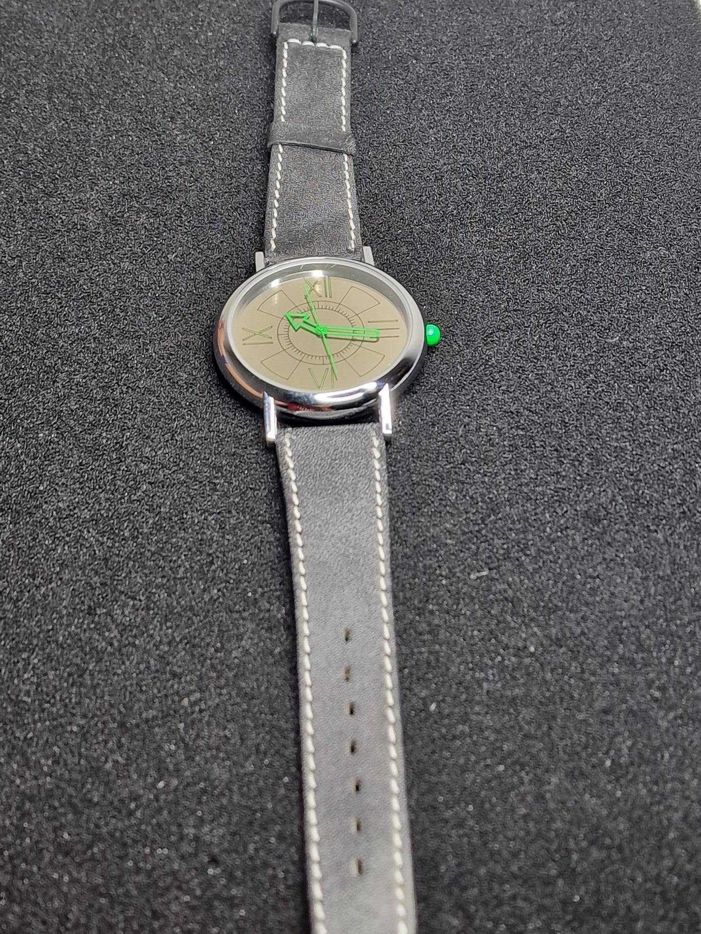 ⌚ Unworn Vintage Quartz Watch – Swiss Made | Cattin Movement | 80s–90s | 42mm | NOS