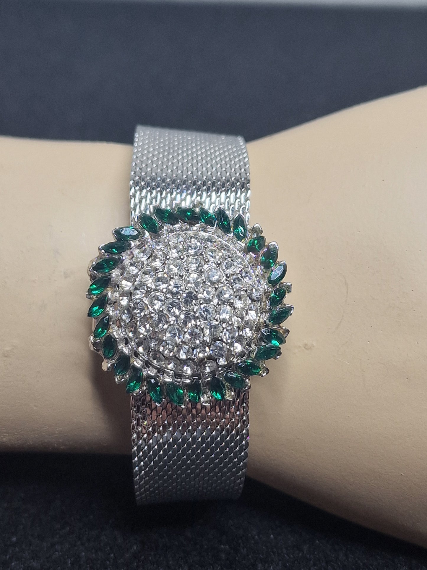 💎 Vintage Ladies’ Jewelry Watch – HUDSON | Hand-Wound | Late 1960s | Swiss Made | NOS