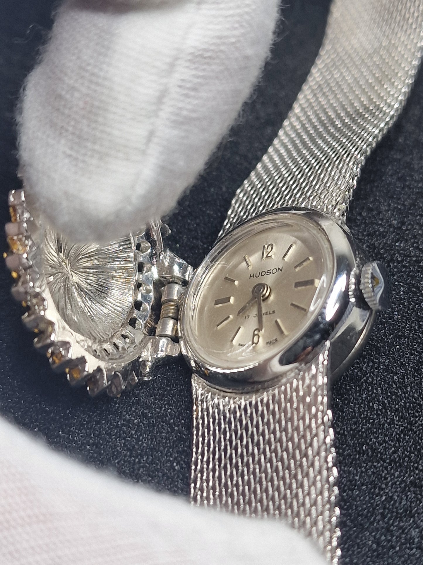 💎 Vintage Ladies’ Jewelry Watch – HUDSON | Hand-Wound | Late 1960s | Swiss Made | NOS