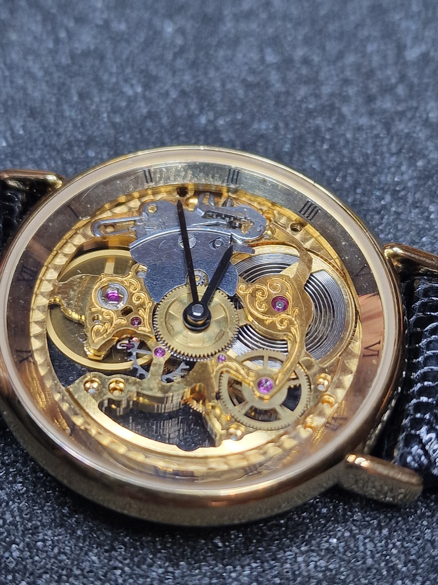 ⌚ New Skeleton Unisex Watch – Hand-Wound, Business Liquidation, Unworn