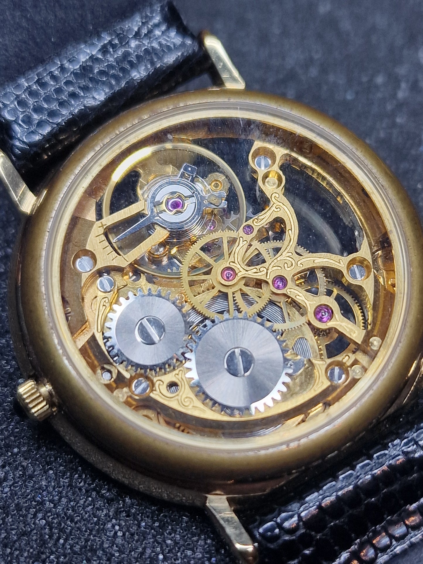 ⌚ New Skeleton Unisex Watch – Hand-Wound, Business Liquidation, Unworn